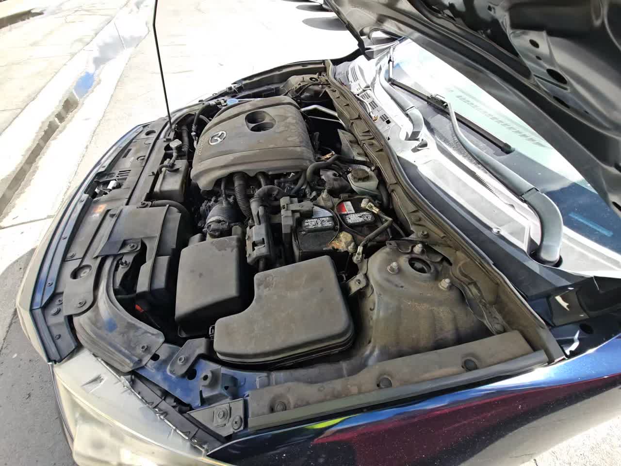 2015 MAZDA MAZDA3 i Sport FWD