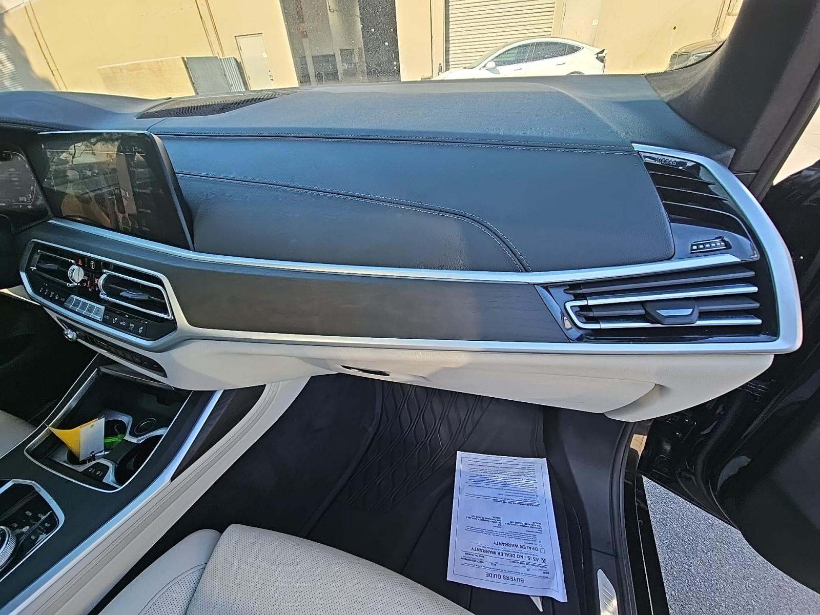 2022 BMW X7 M50i AWD