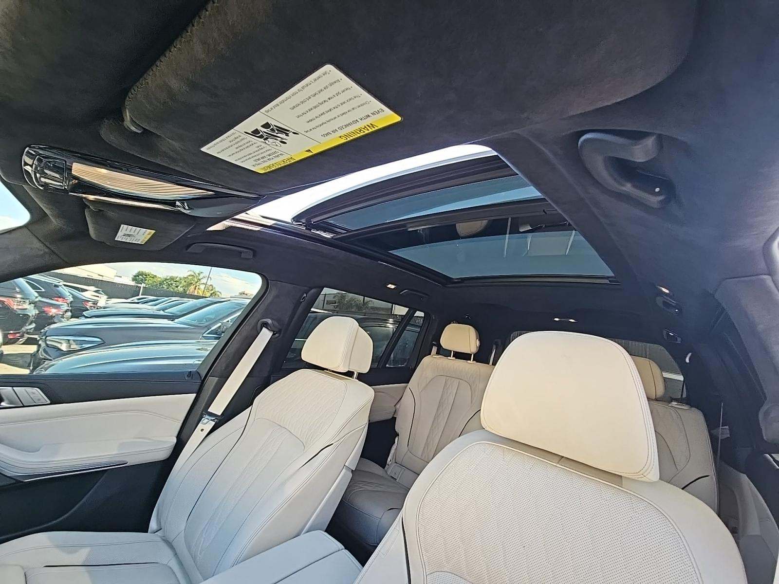 2022 BMW X7 M50i AWD