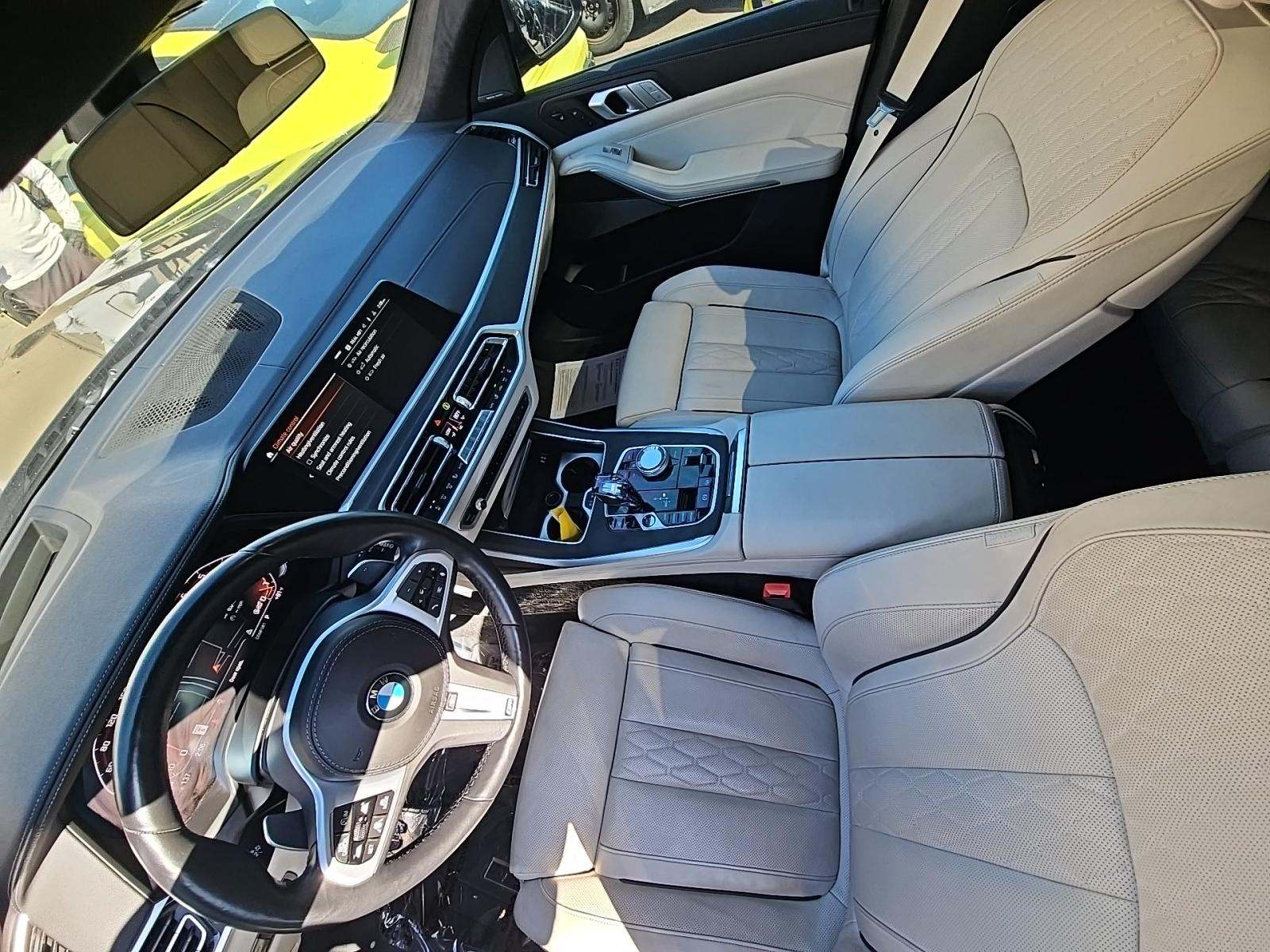 2022 BMW X7 M50i AWD
