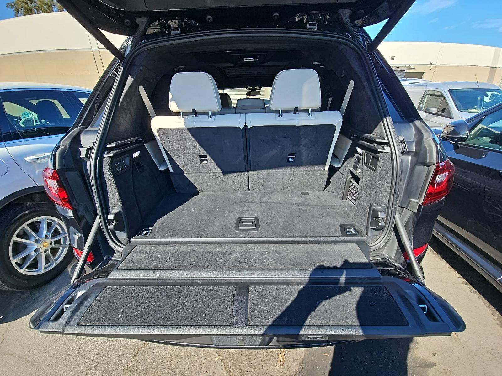 2022 BMW X7 M50i AWD