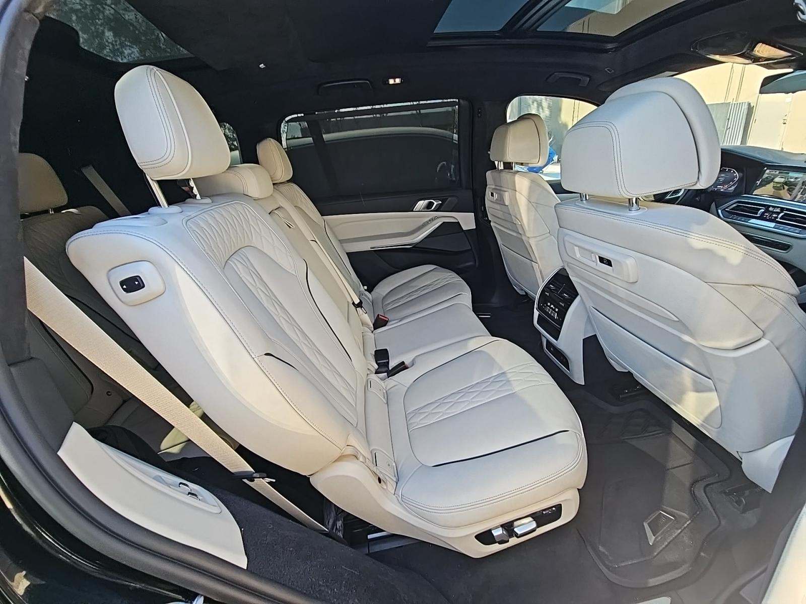 2022 BMW X7 M50i AWD