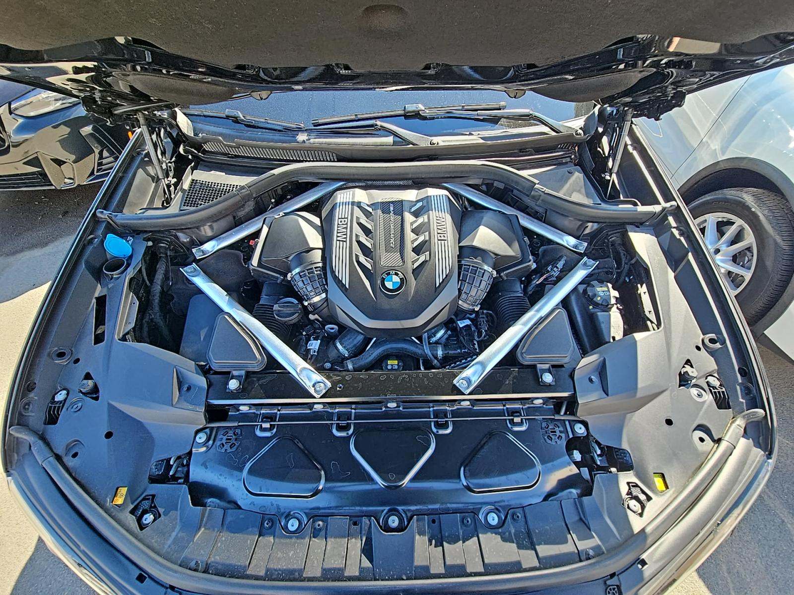 2022 BMW X7 M50i AWD