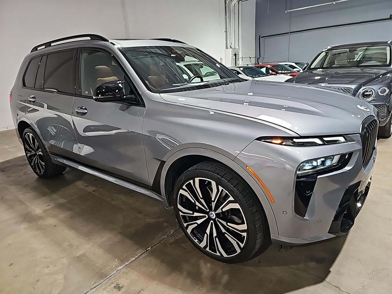 2023 BMW X7 M60i AWD