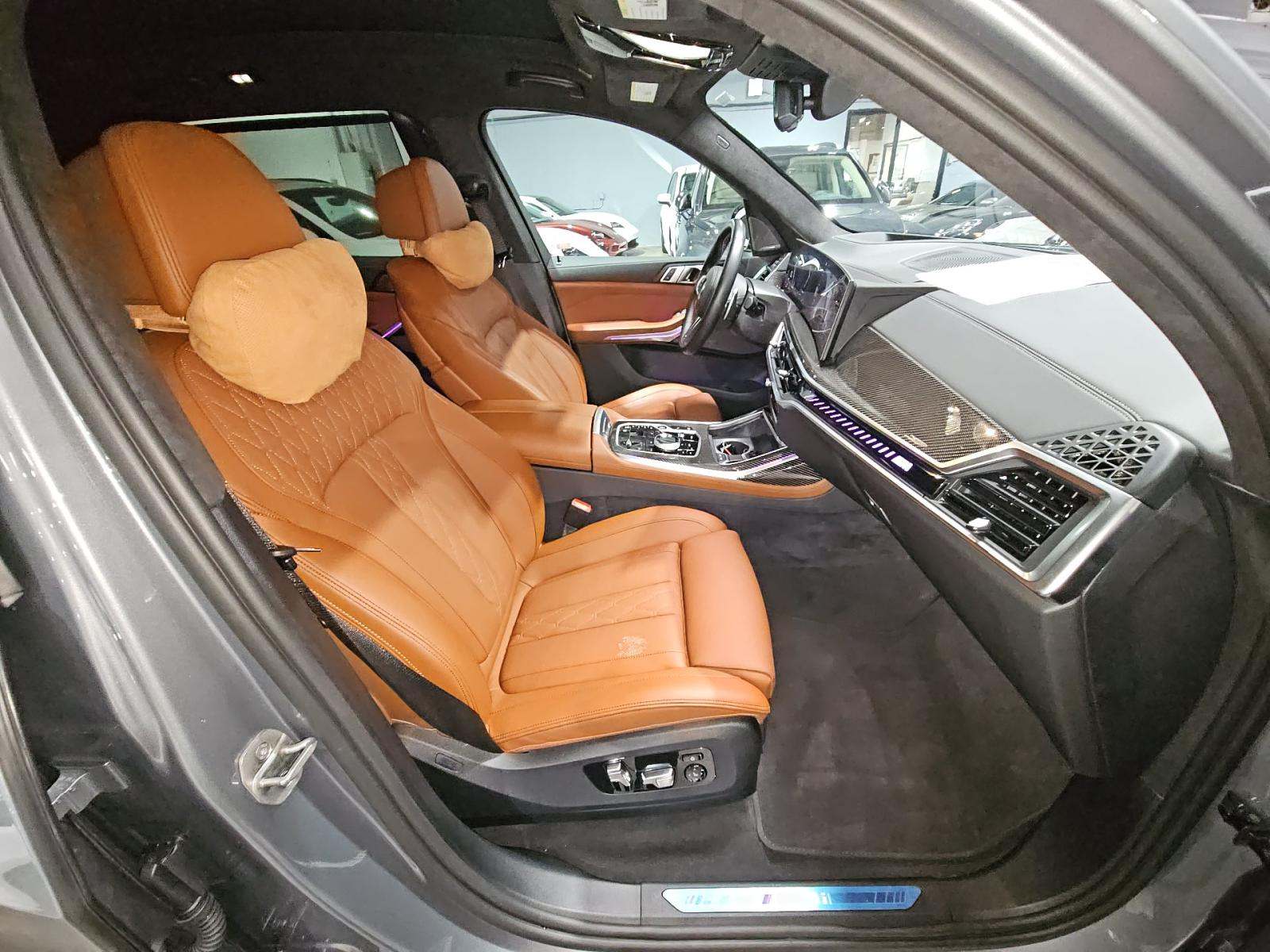 2023 BMW X7 M60i AWD