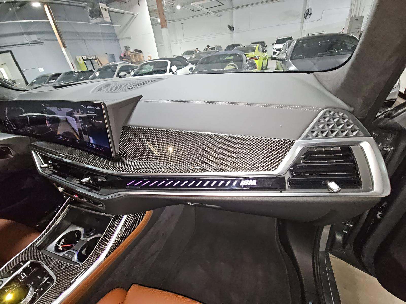 2023 BMW X7 M60i AWD