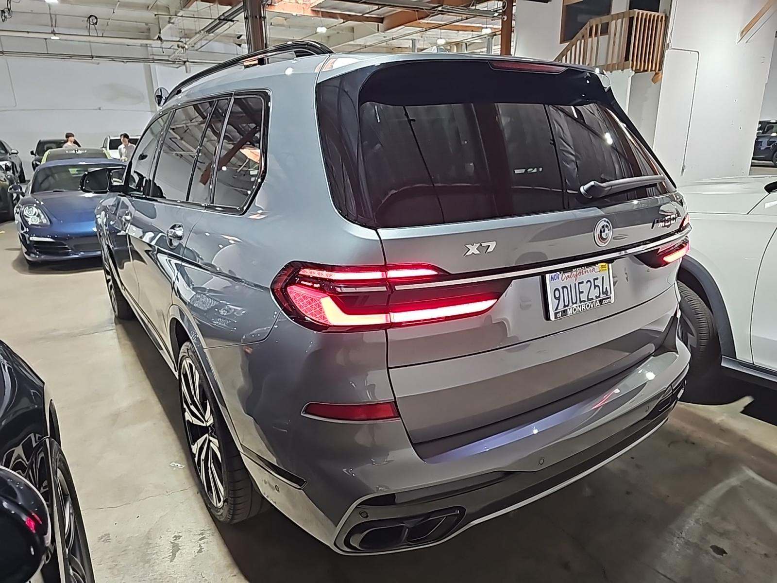 2023 BMW X7 M60i AWD