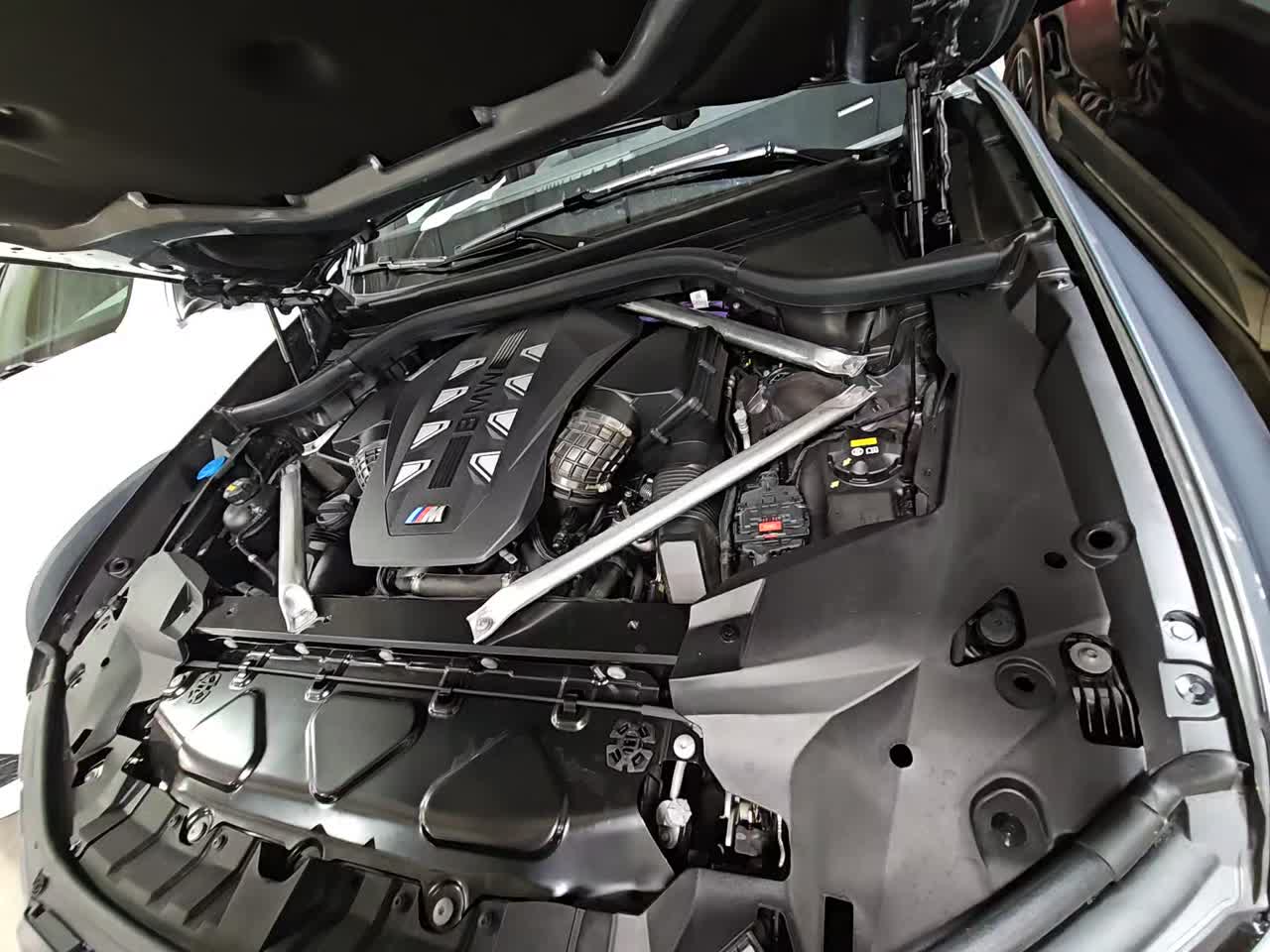 2023 BMW X7 M60i AWD