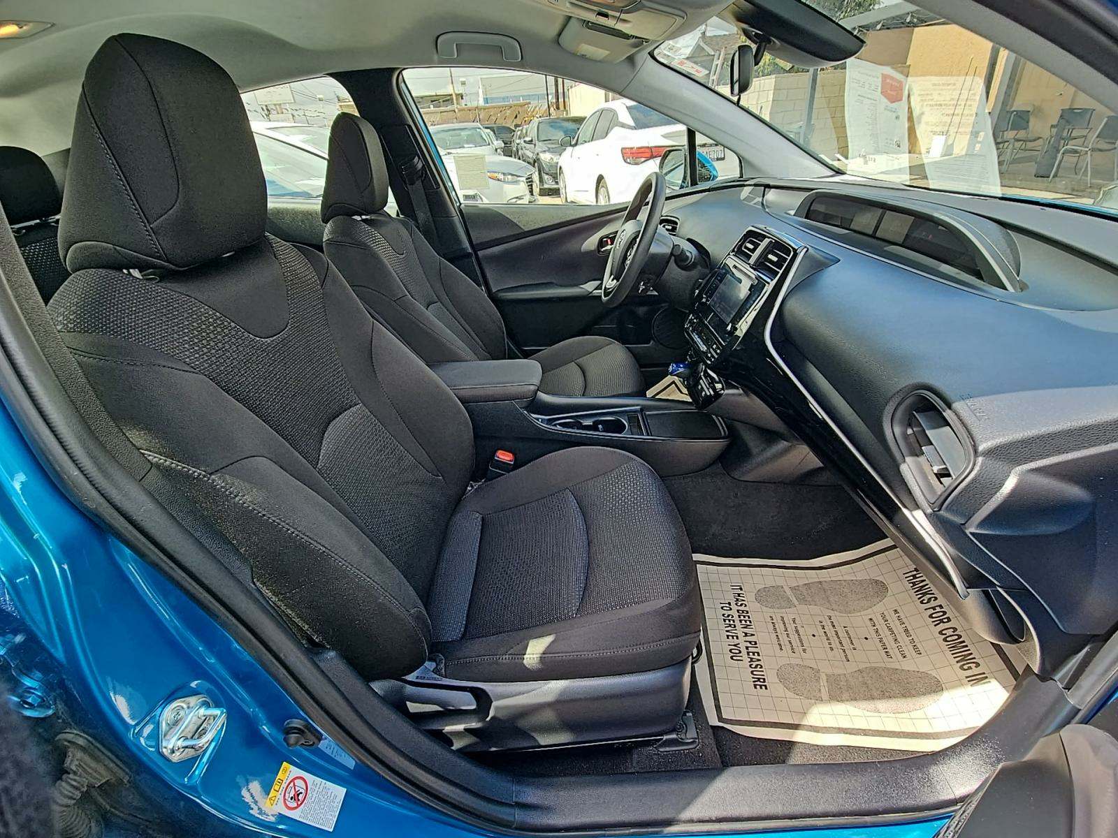 2019 Toyota Prius LE FWD