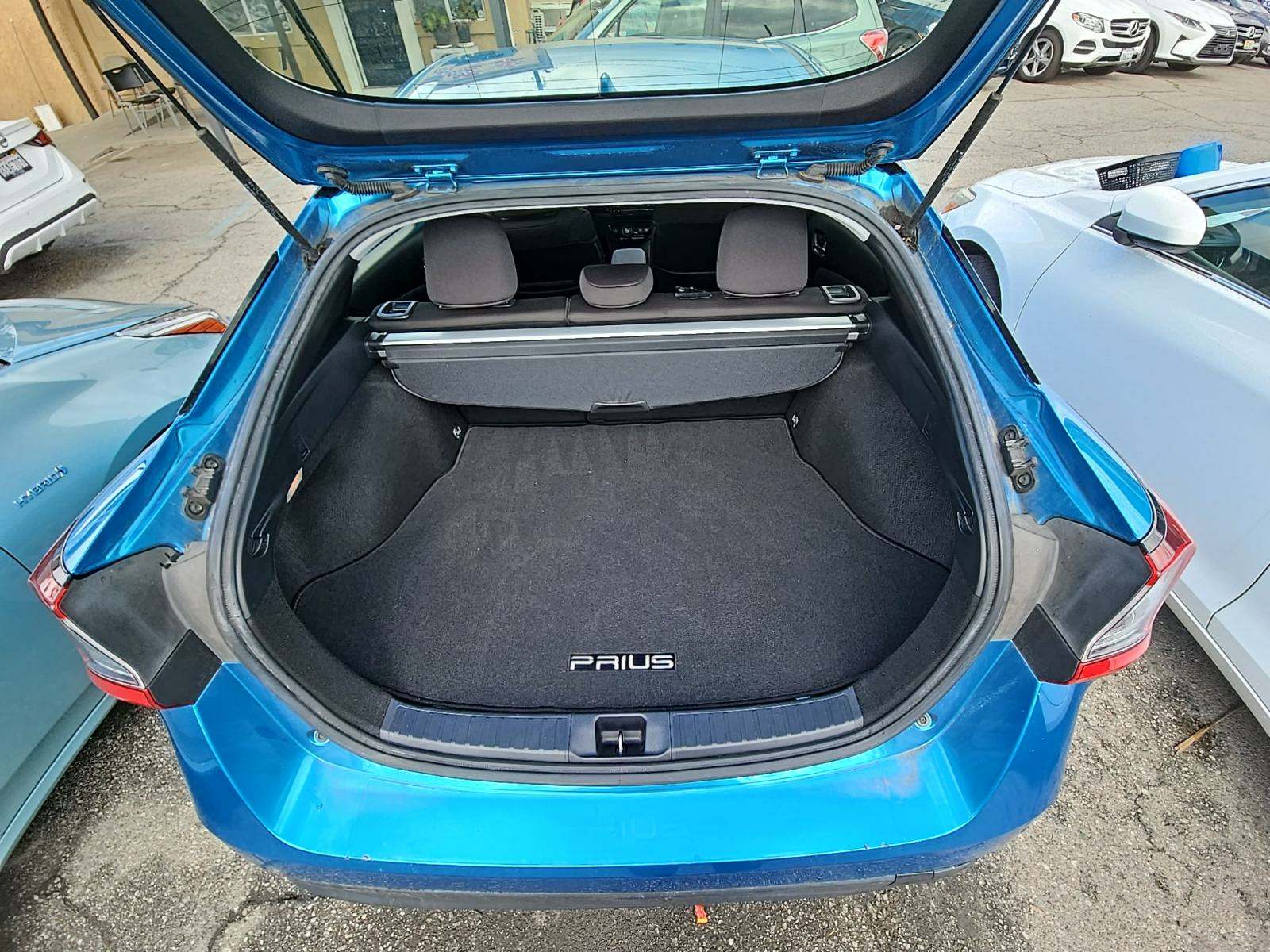 2019 Toyota Prius LE FWD