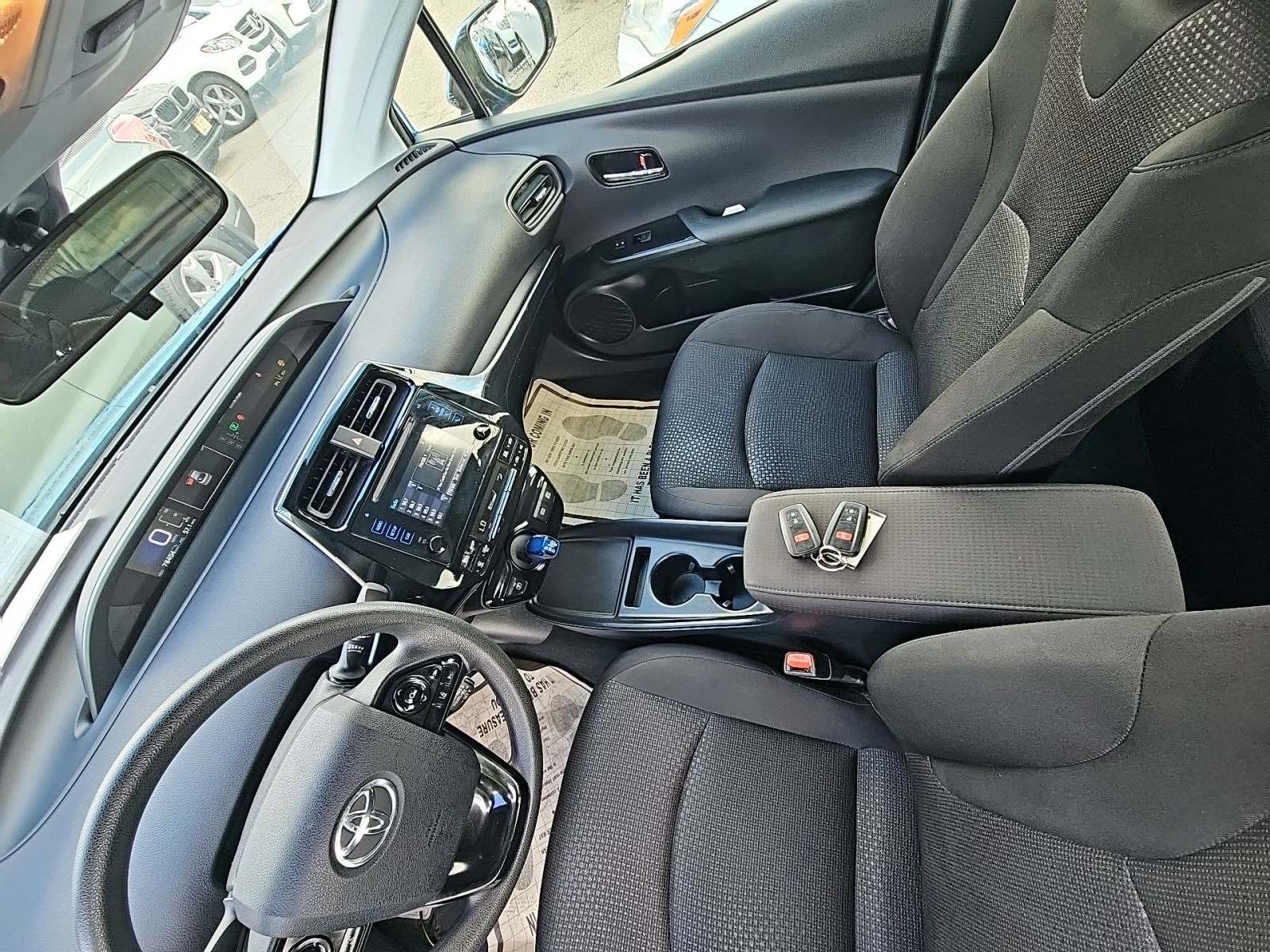 2019 Toyota Prius LE FWD