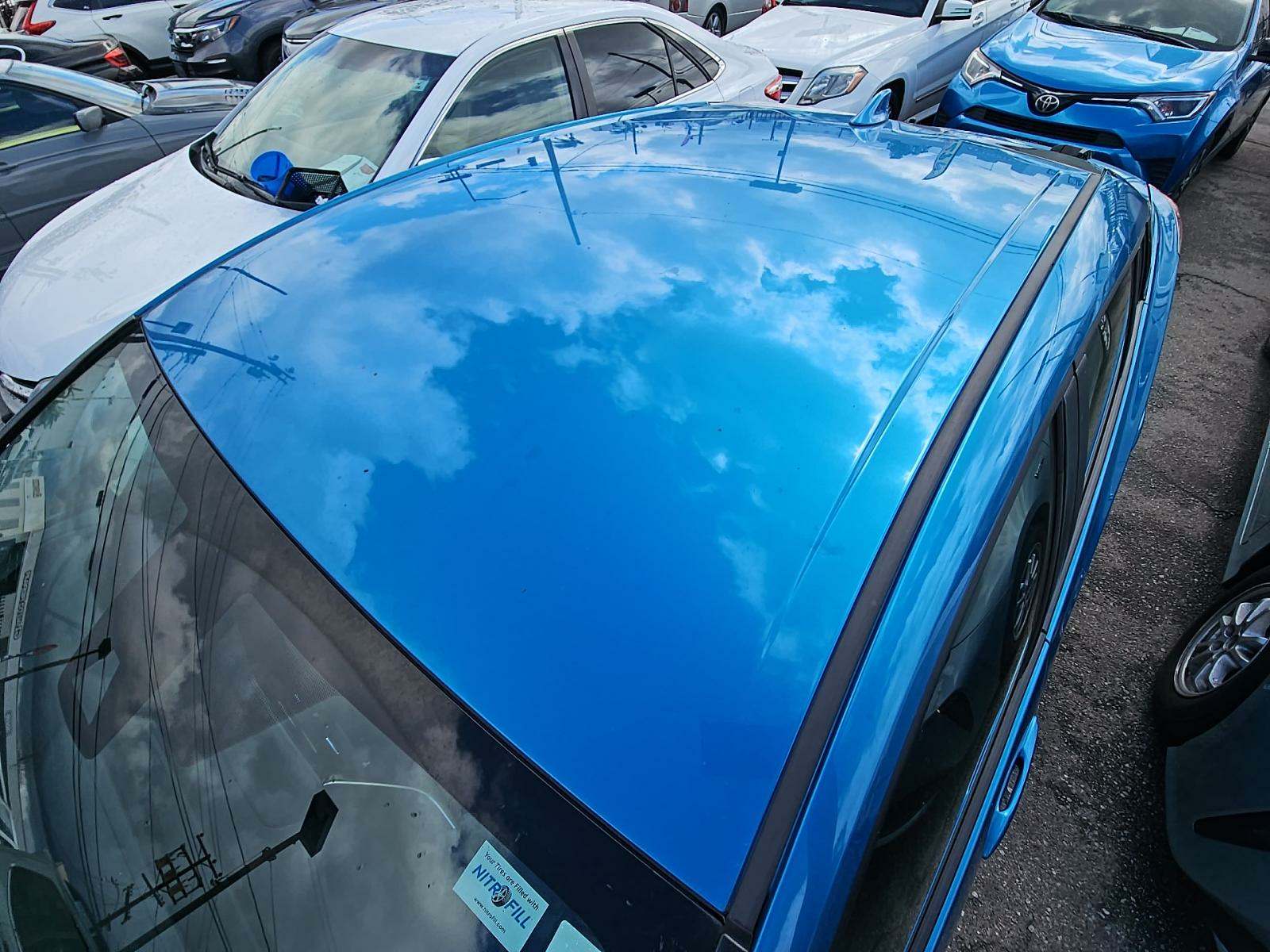 2019 Toyota Prius LE FWD