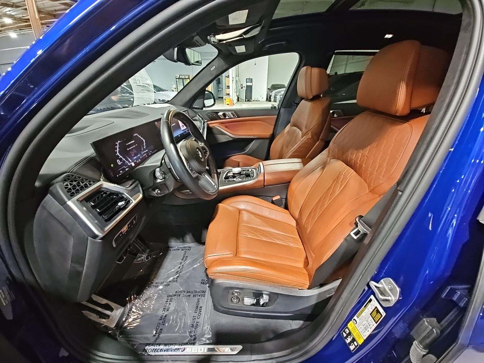 2023 BMW X7 M60i AWD