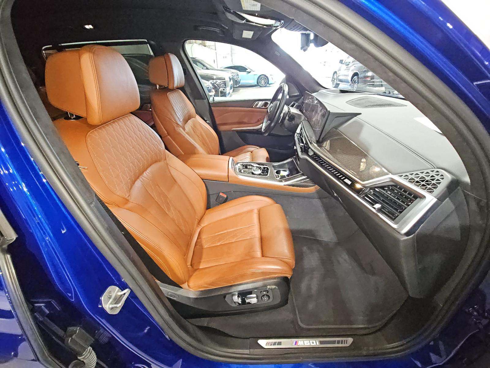 2023 BMW X7 M60i AWD