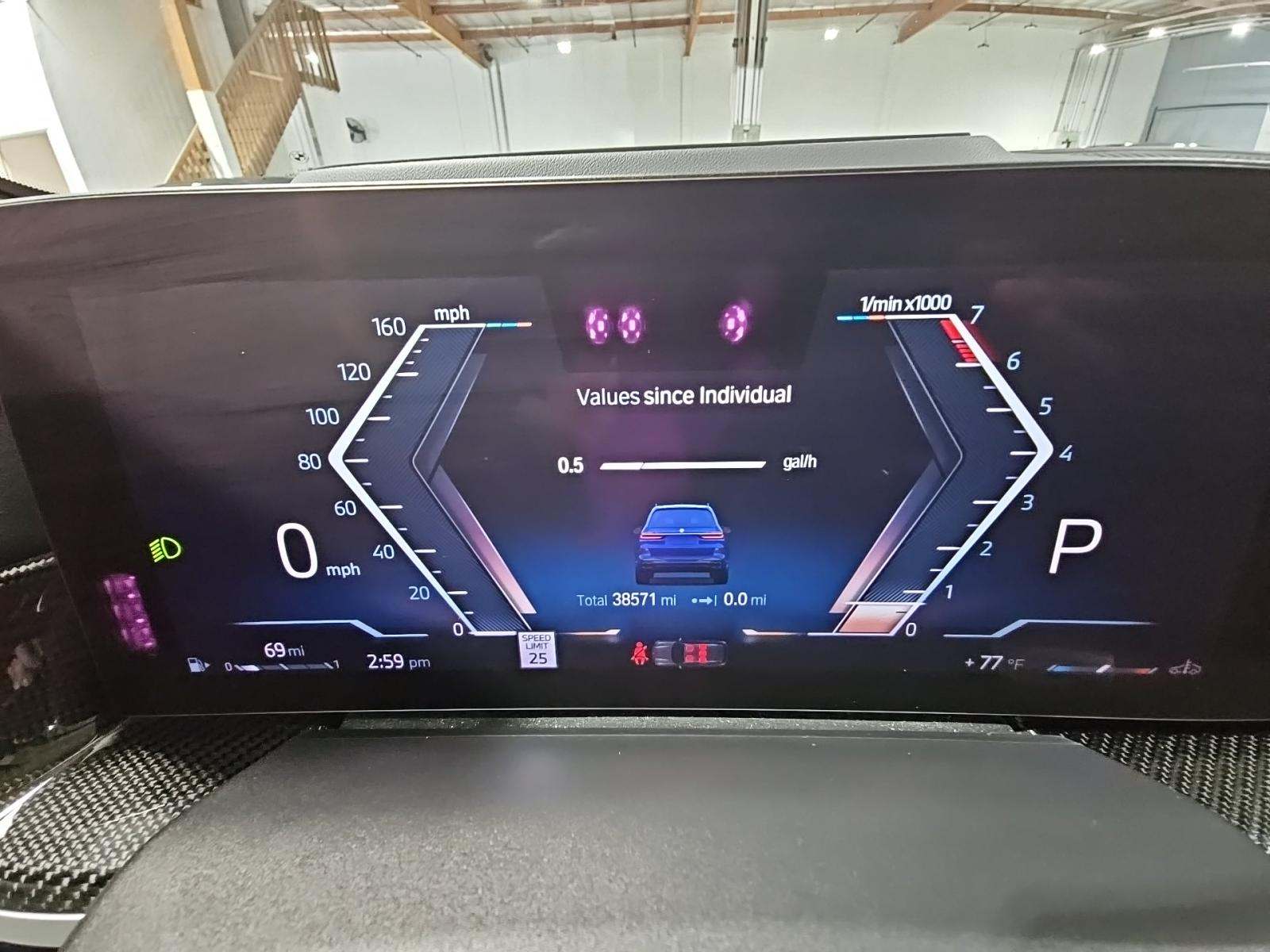 2023 BMW X7 M60i AWD