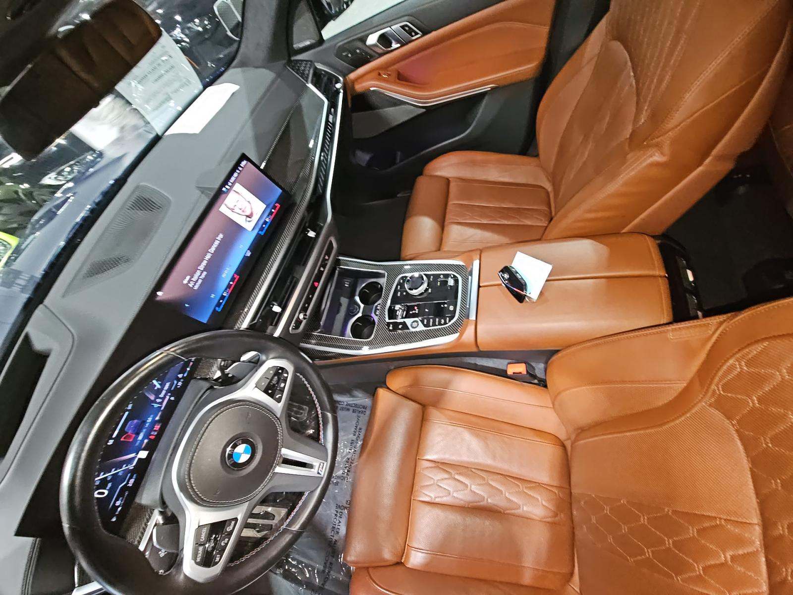 2023 BMW X7 M60i AWD