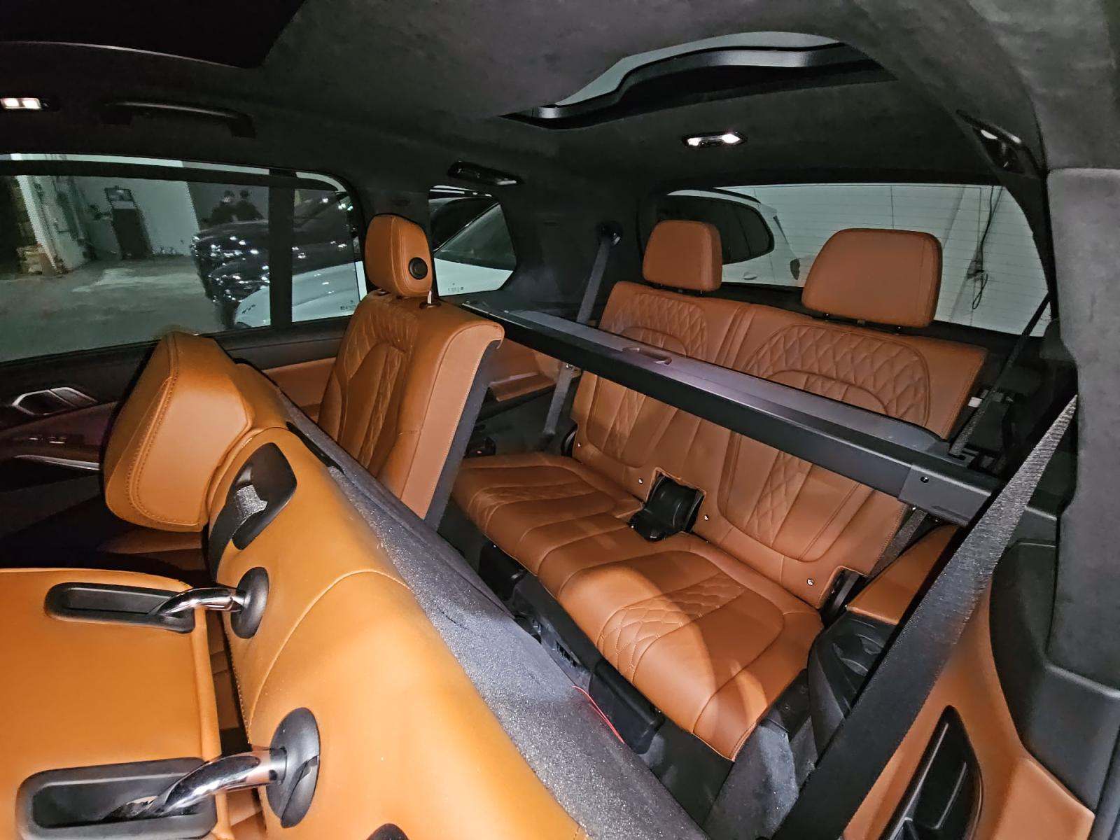 2023 BMW X7 M60i AWD