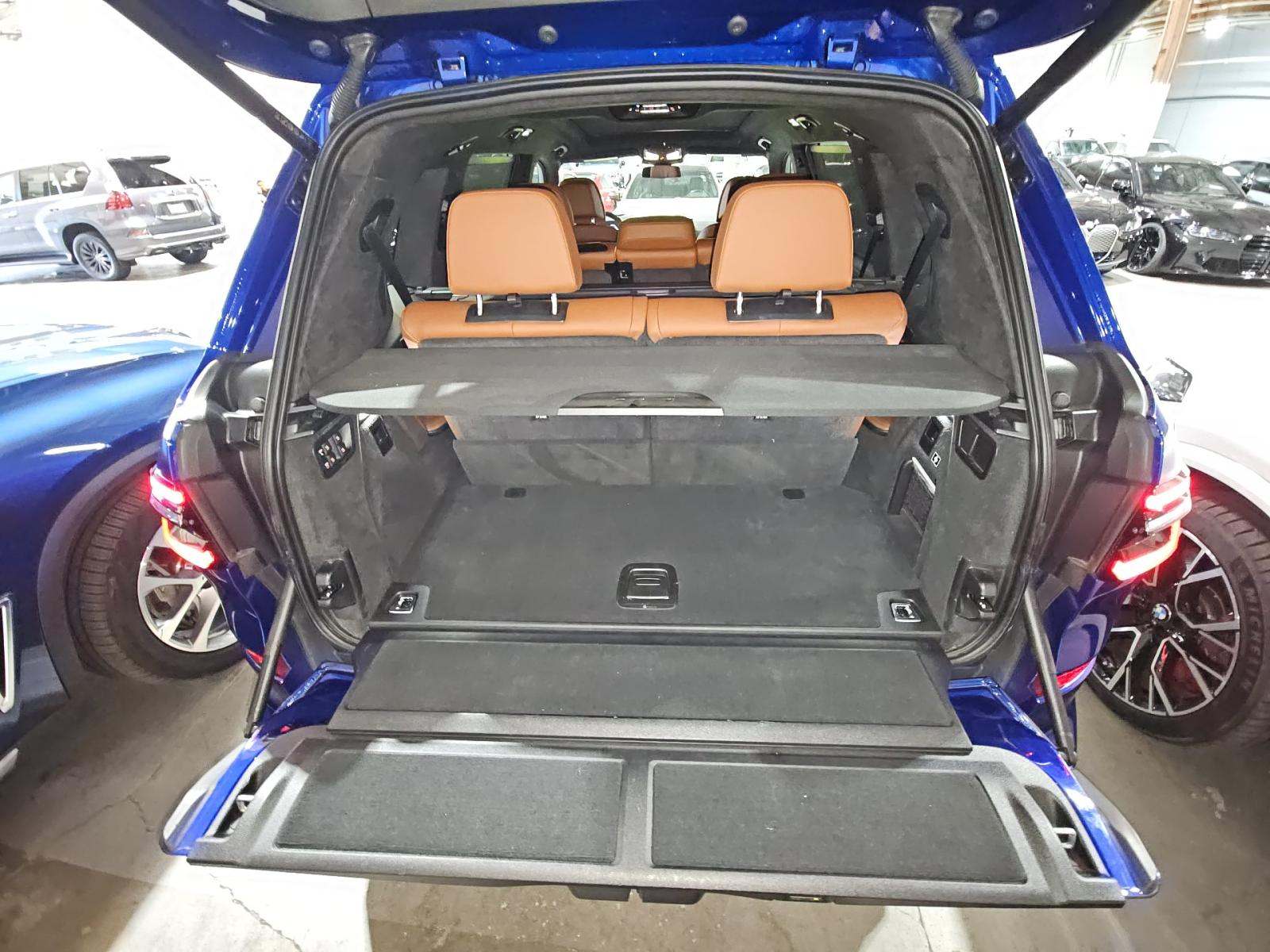 2023 BMW X7 M60i AWD