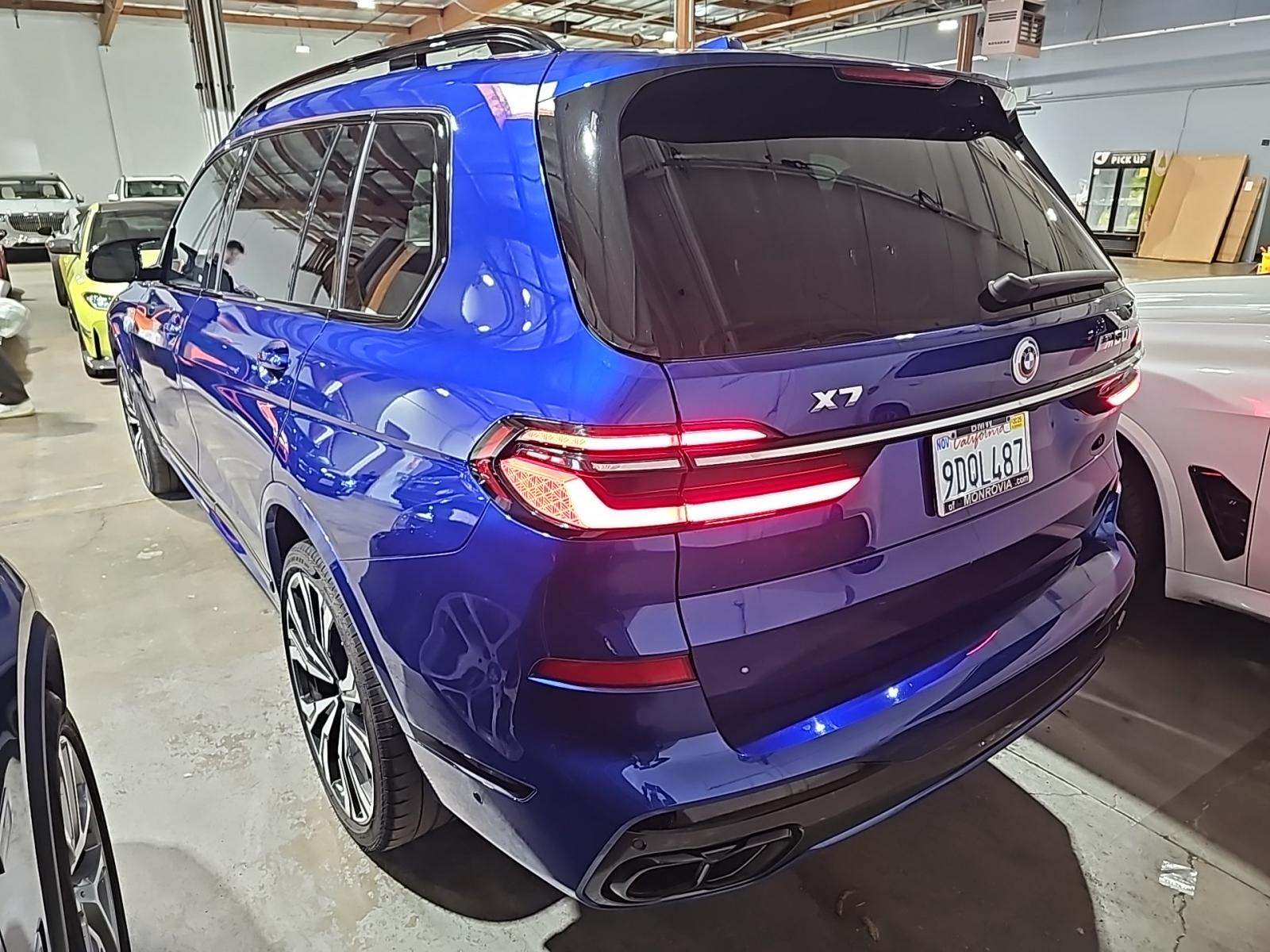 2023 BMW X7 M60i AWD