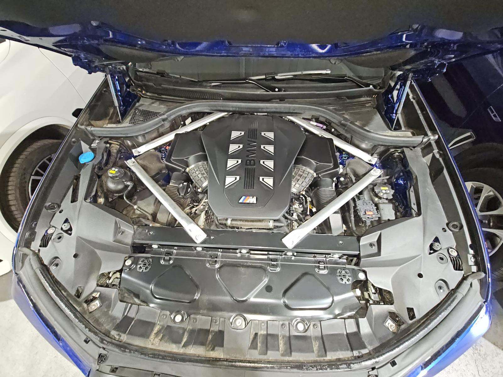 2023 BMW X7 M60i AWD