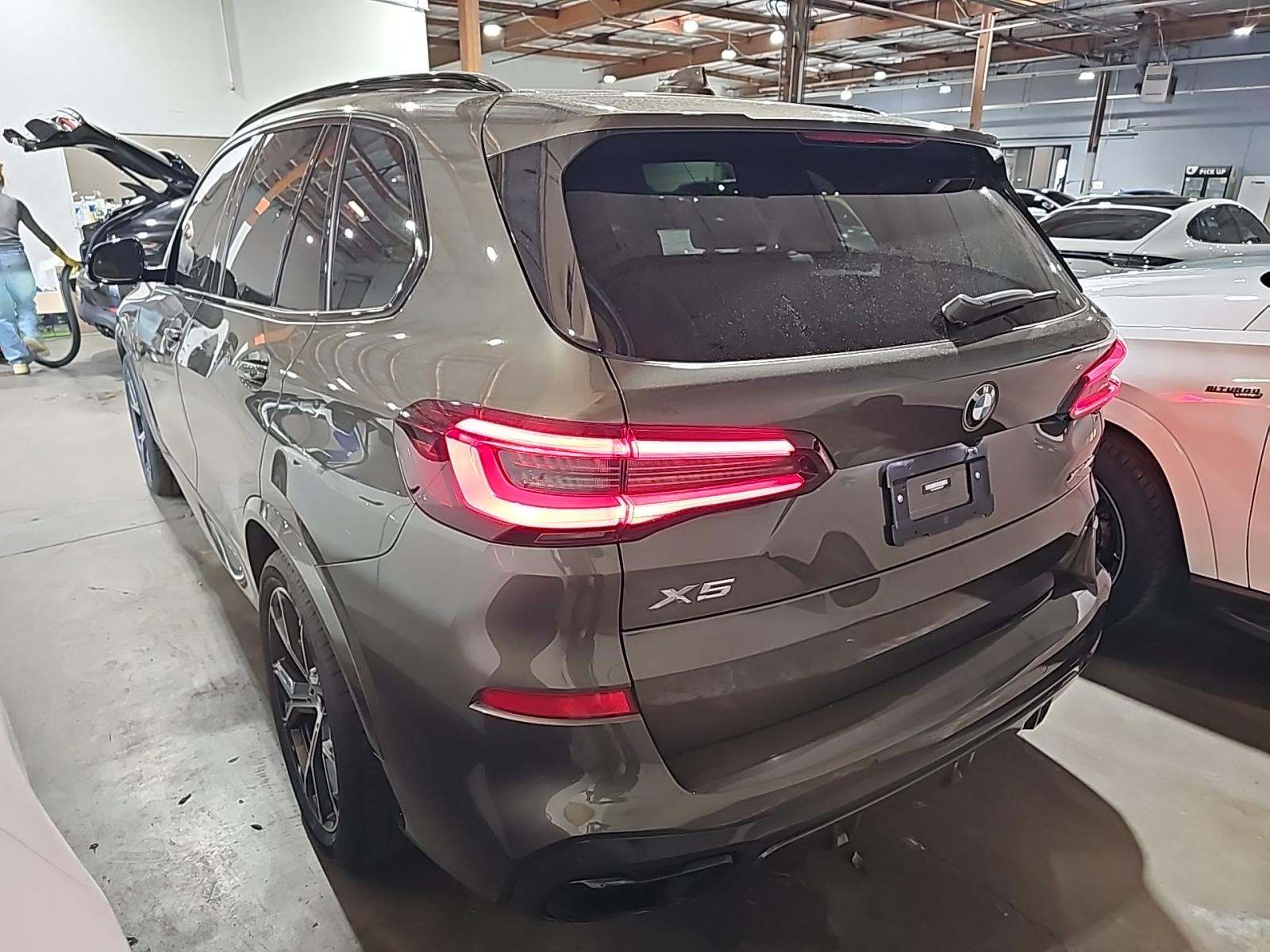 2022 BMW X5 xDrive40i AWD