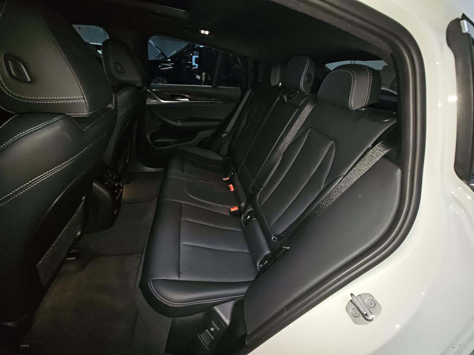 2023 BMW X4 xDrive30i AWD