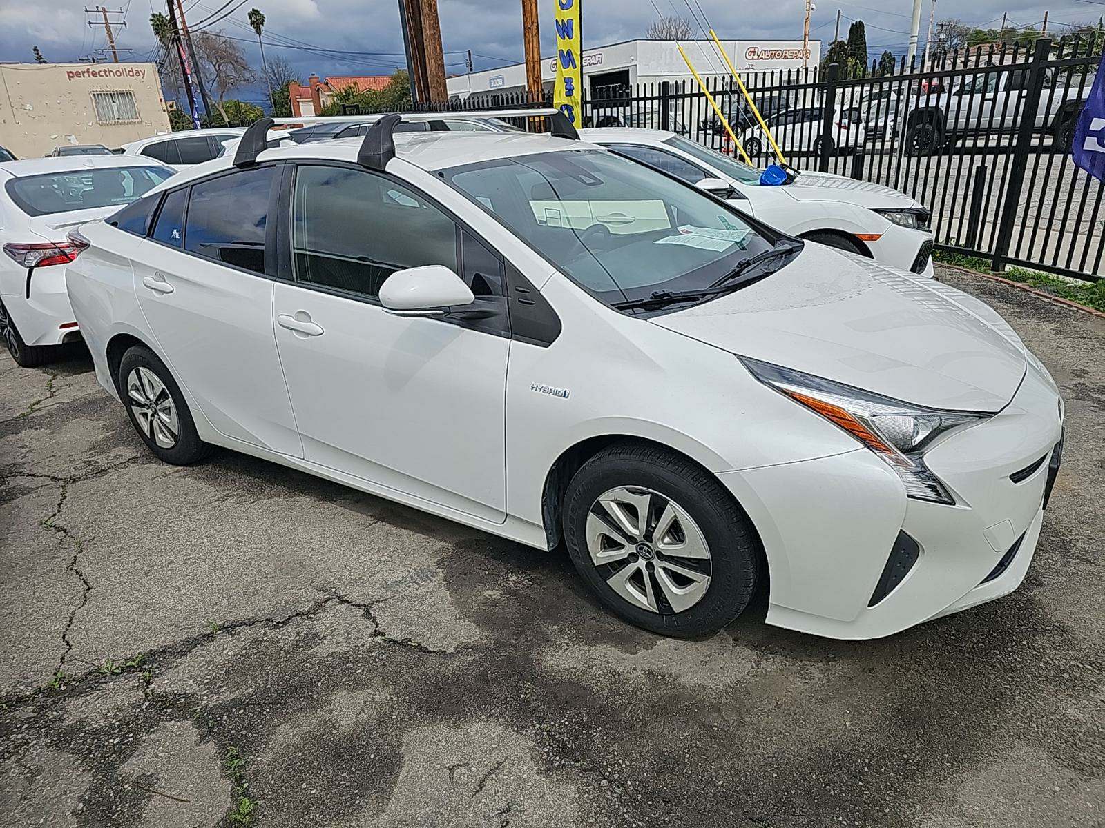 2017 Toyota Prius Two FWD