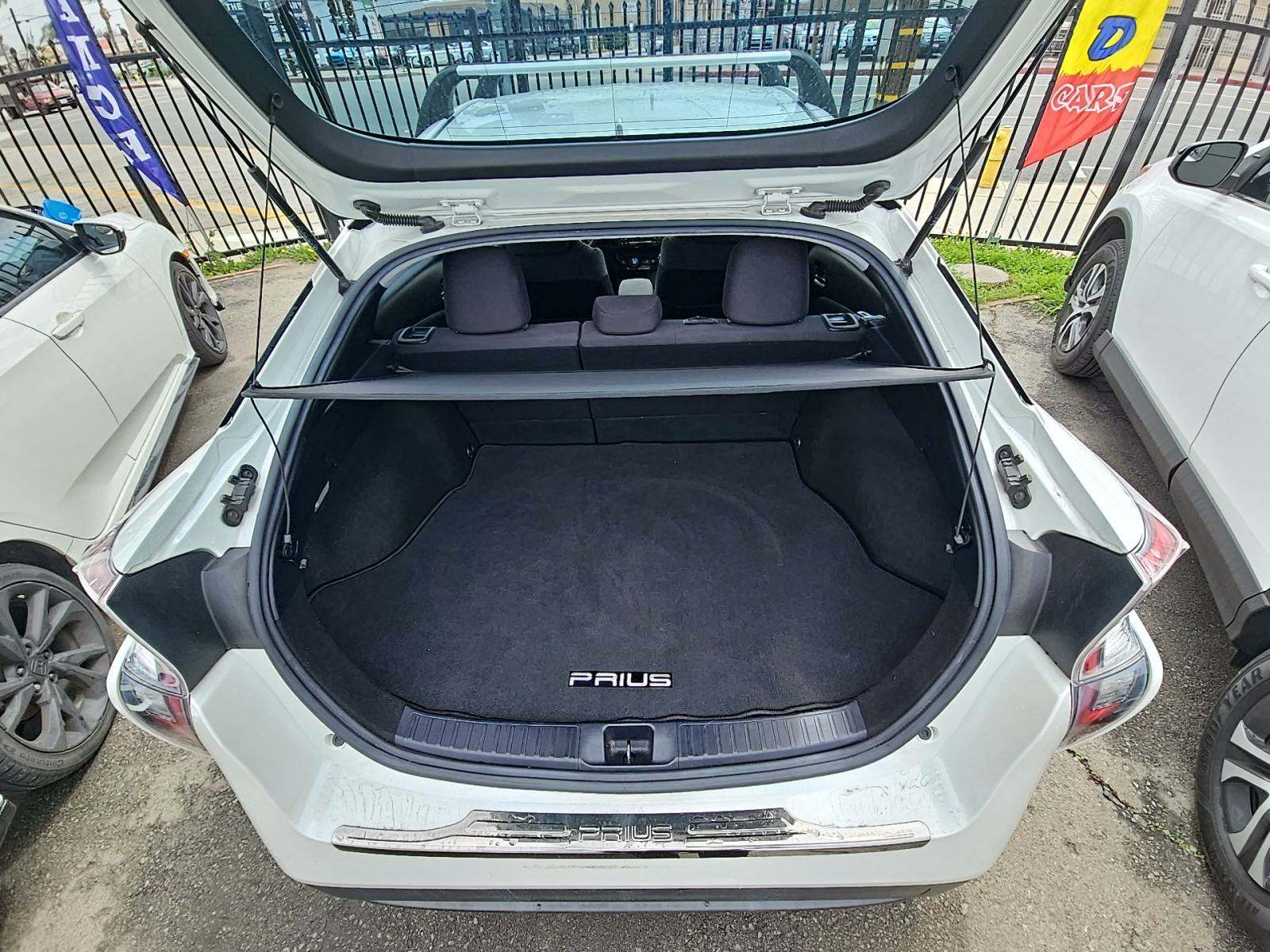 2017 Toyota Prius Two FWD