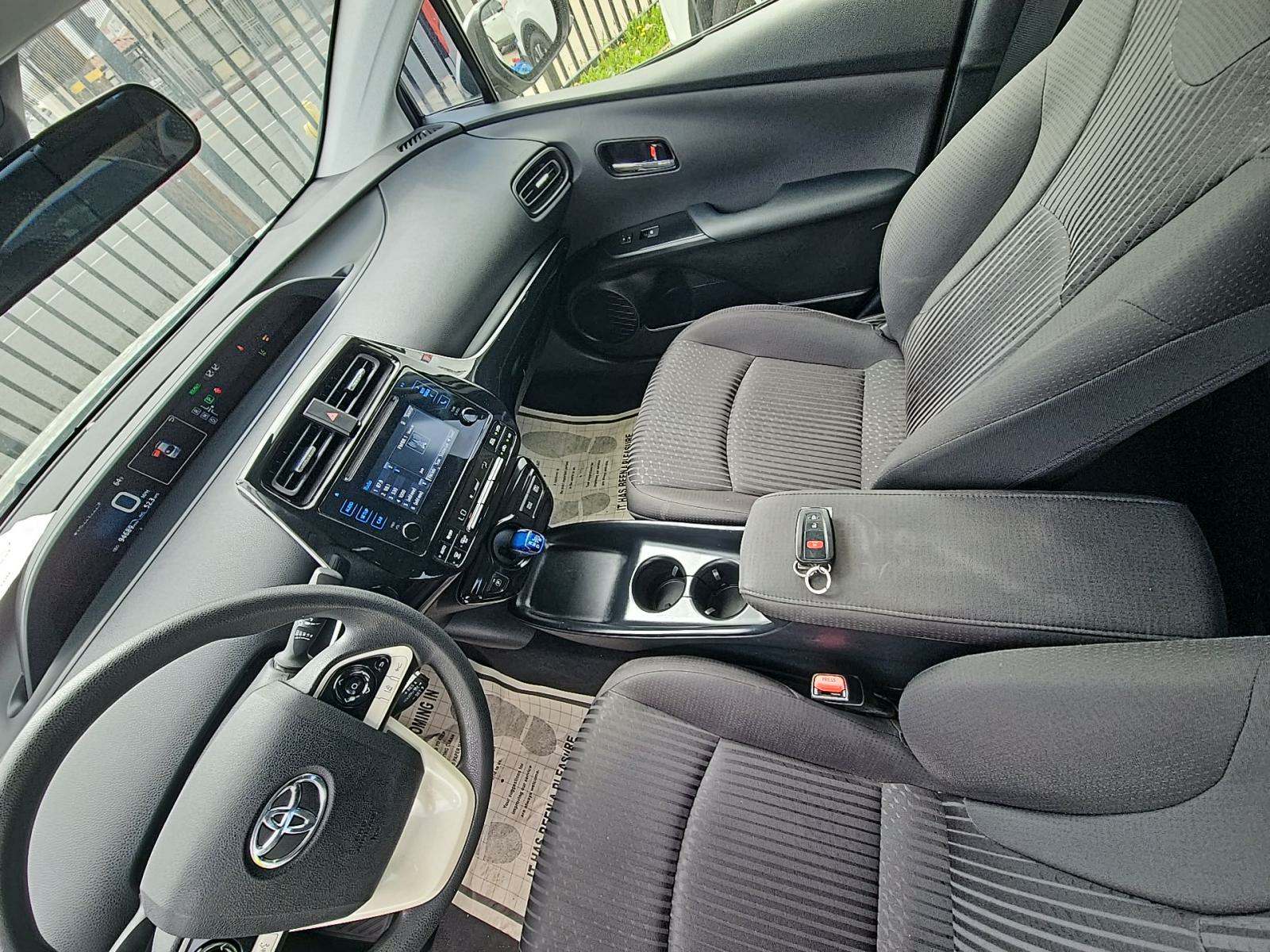 2017 Toyota Prius Two FWD