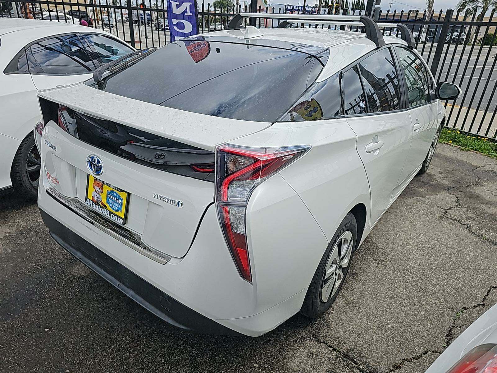 2017 Toyota Prius Two FWD