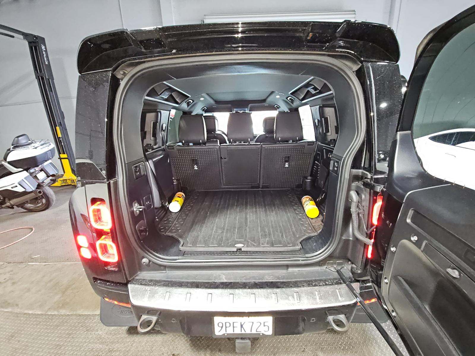 2022 Land Rover Defender 110 X-Dynamic HSE AWD