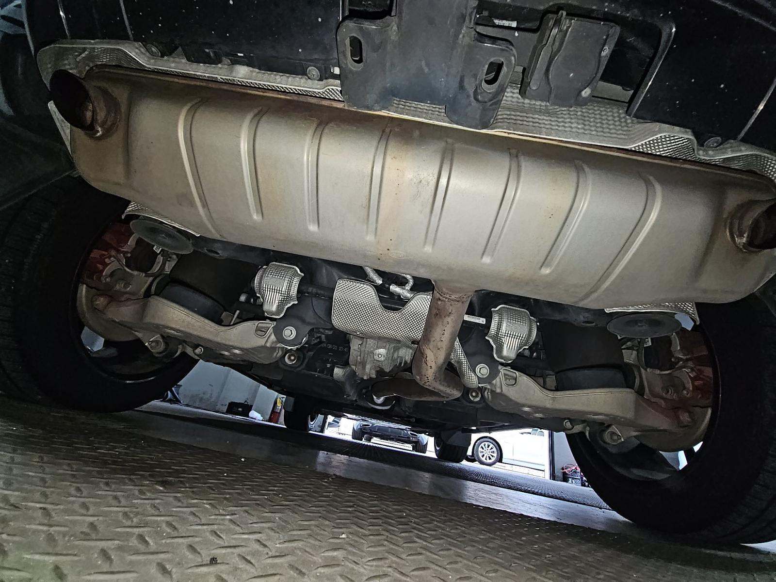 2022 Land Rover Defender 110 X-Dynamic HSE AWD