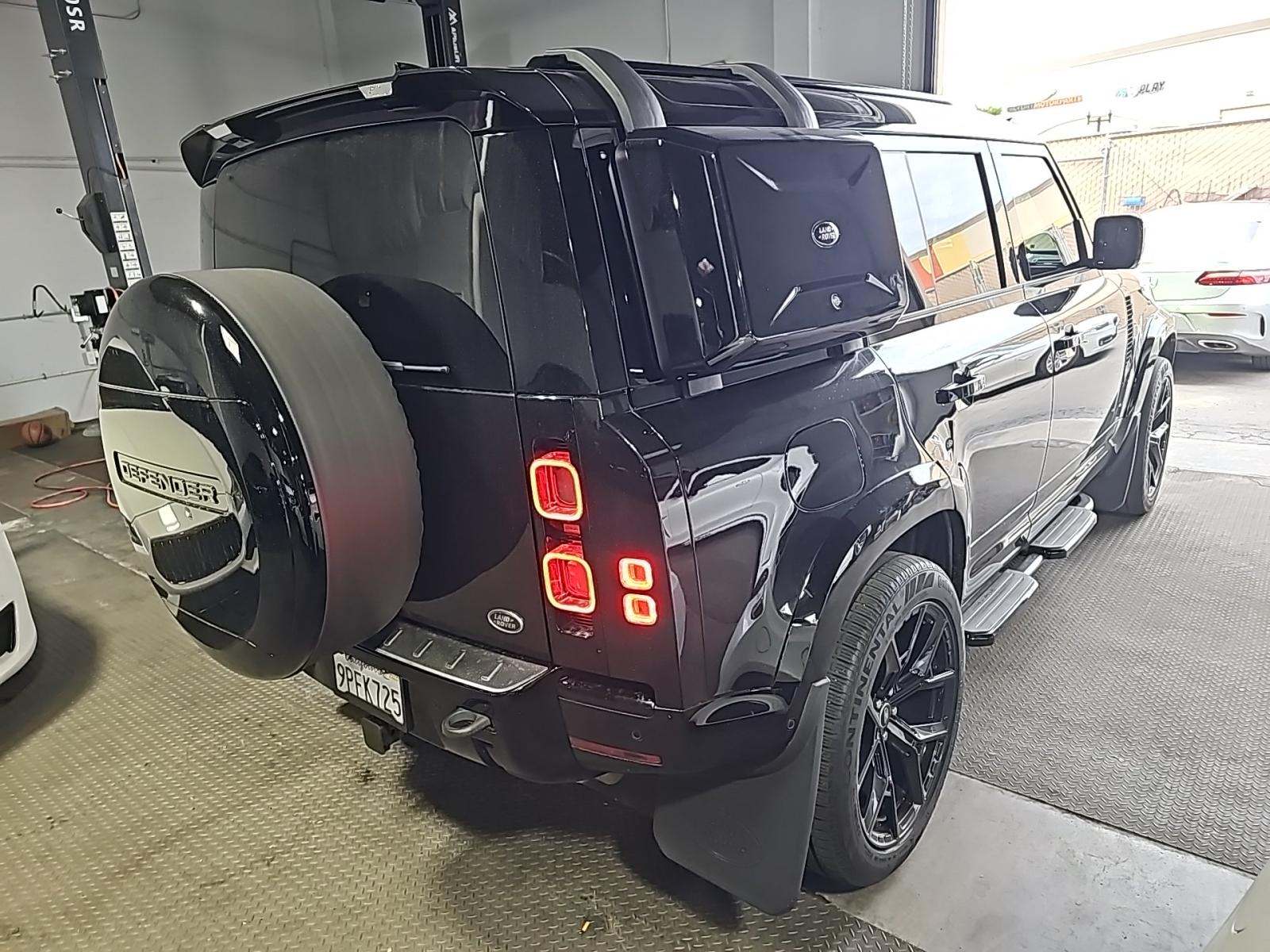 2022 Land Rover Defender 110 X-Dynamic HSE AWD