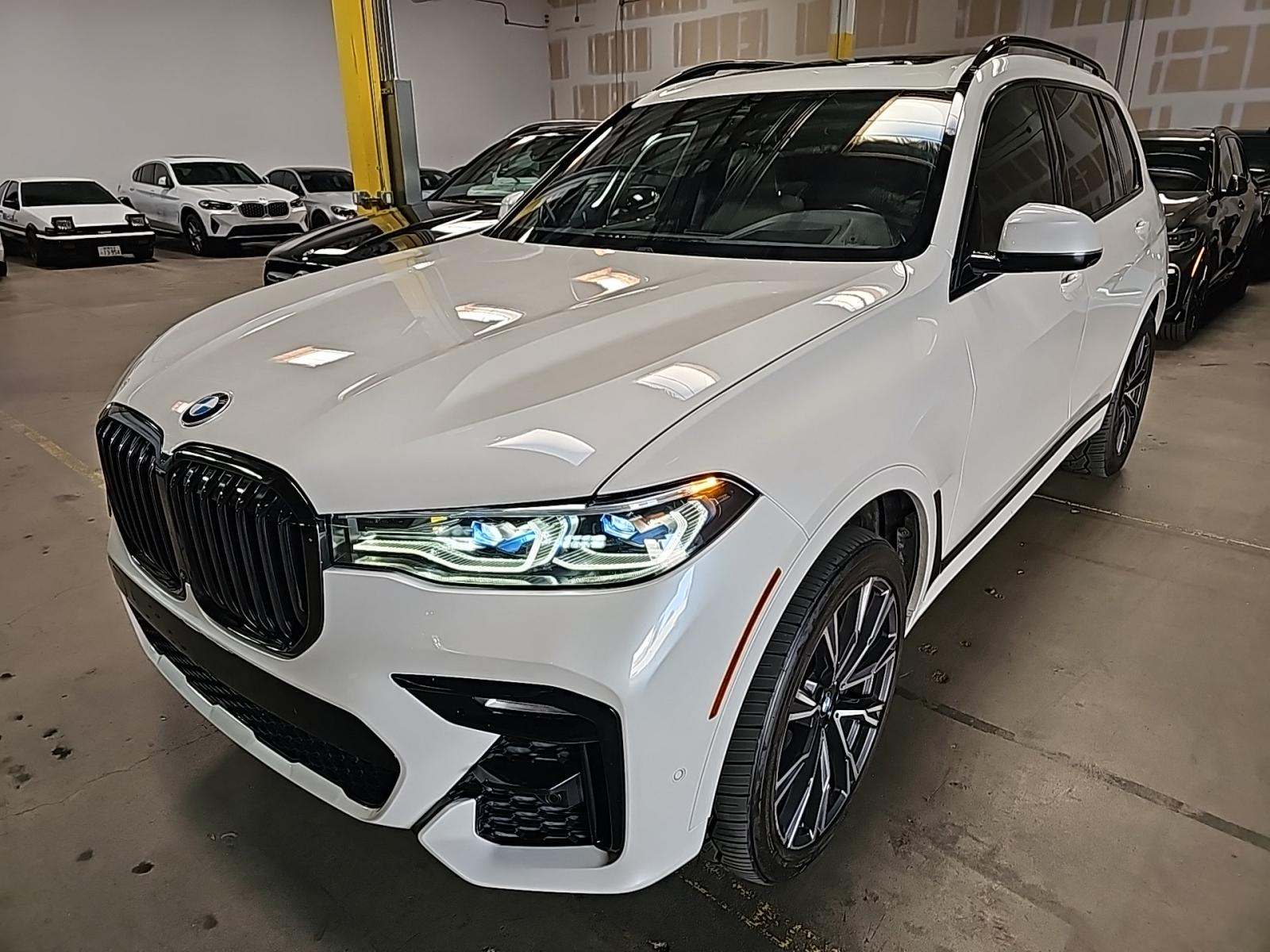 2022 BMW X7 M50i AWD