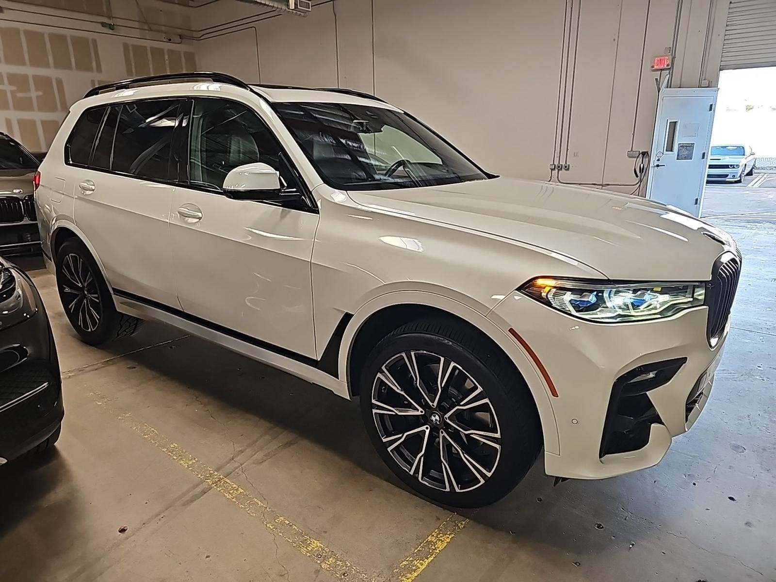 2022 BMW X7 M50i AWD