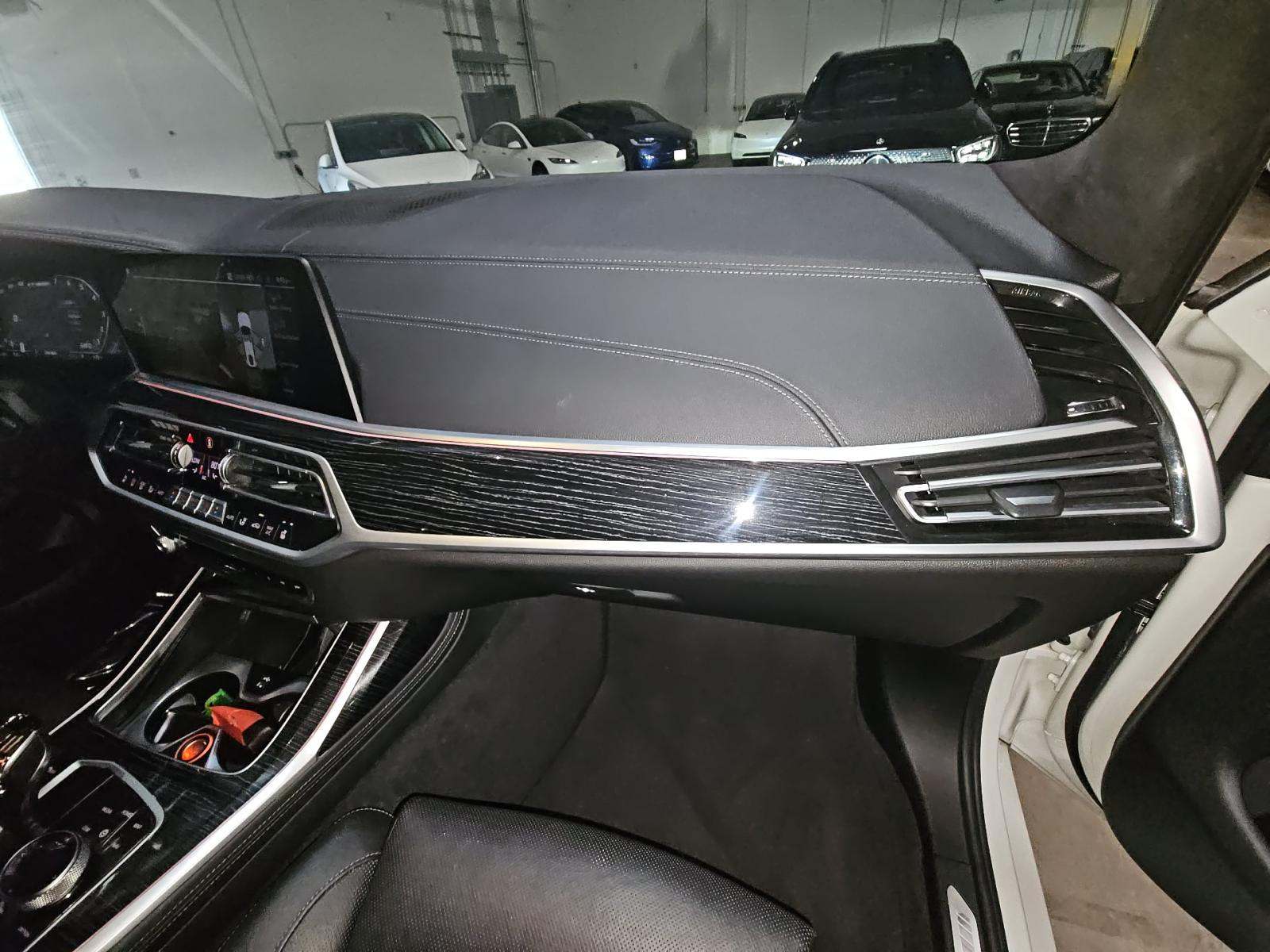 2022 BMW X7 M50i AWD