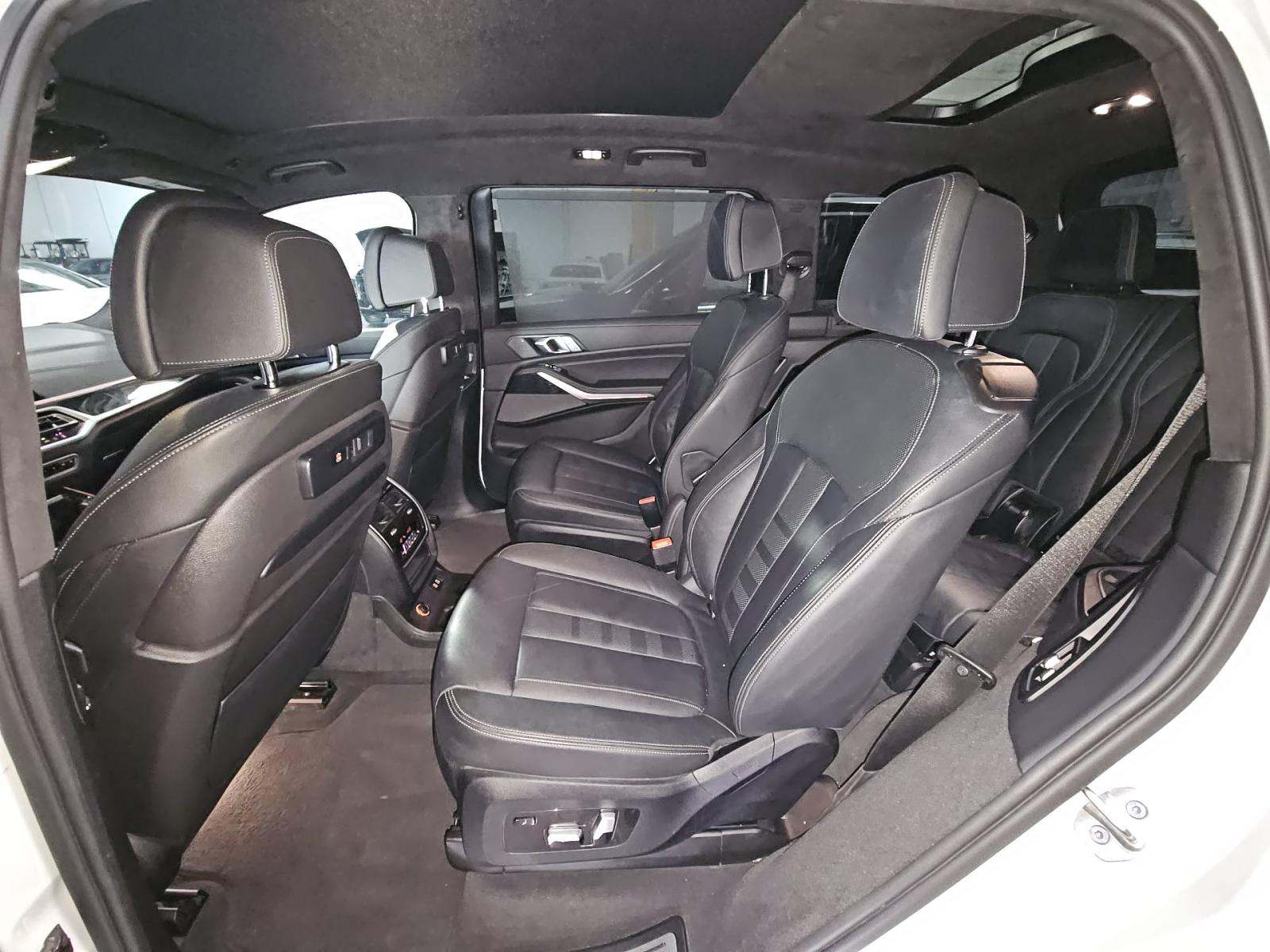 2022 BMW X7 M50i AWD