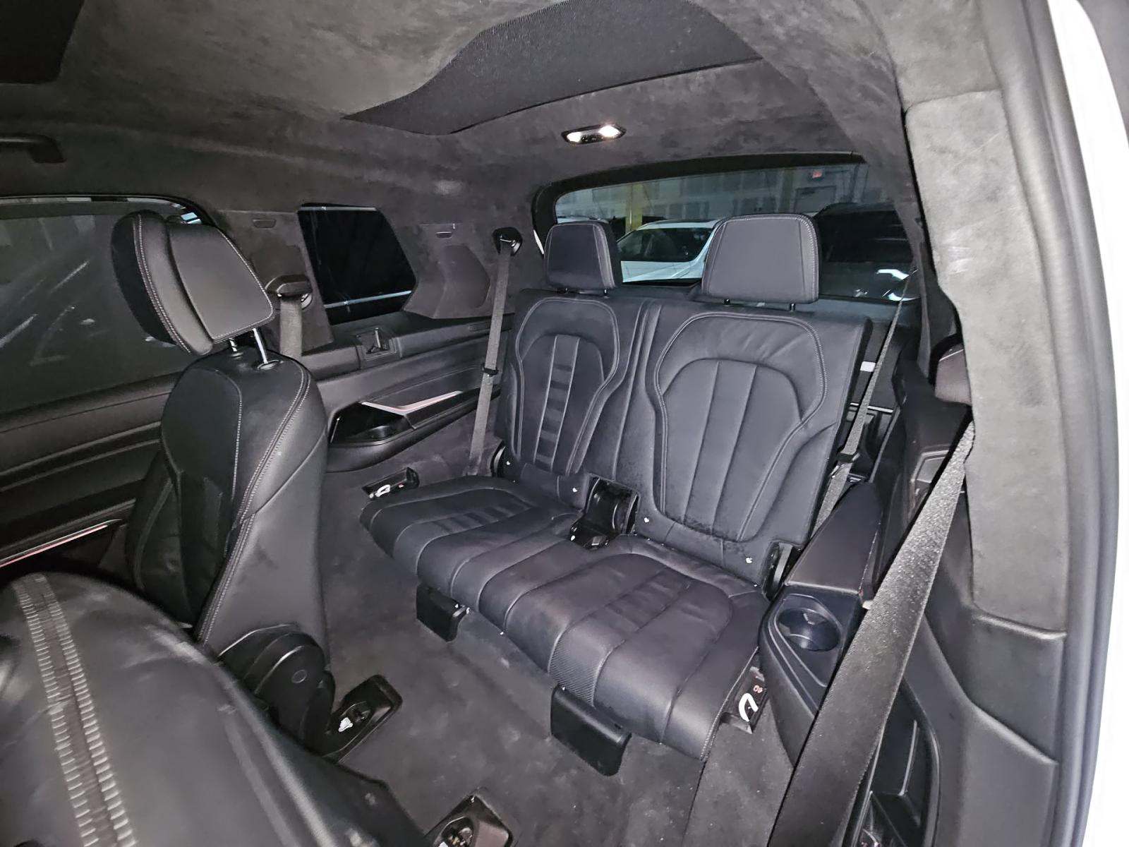 2022 BMW X7 M50i AWD