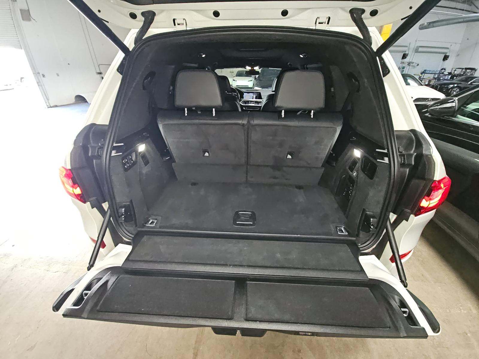 2022 BMW X7 M50i AWD