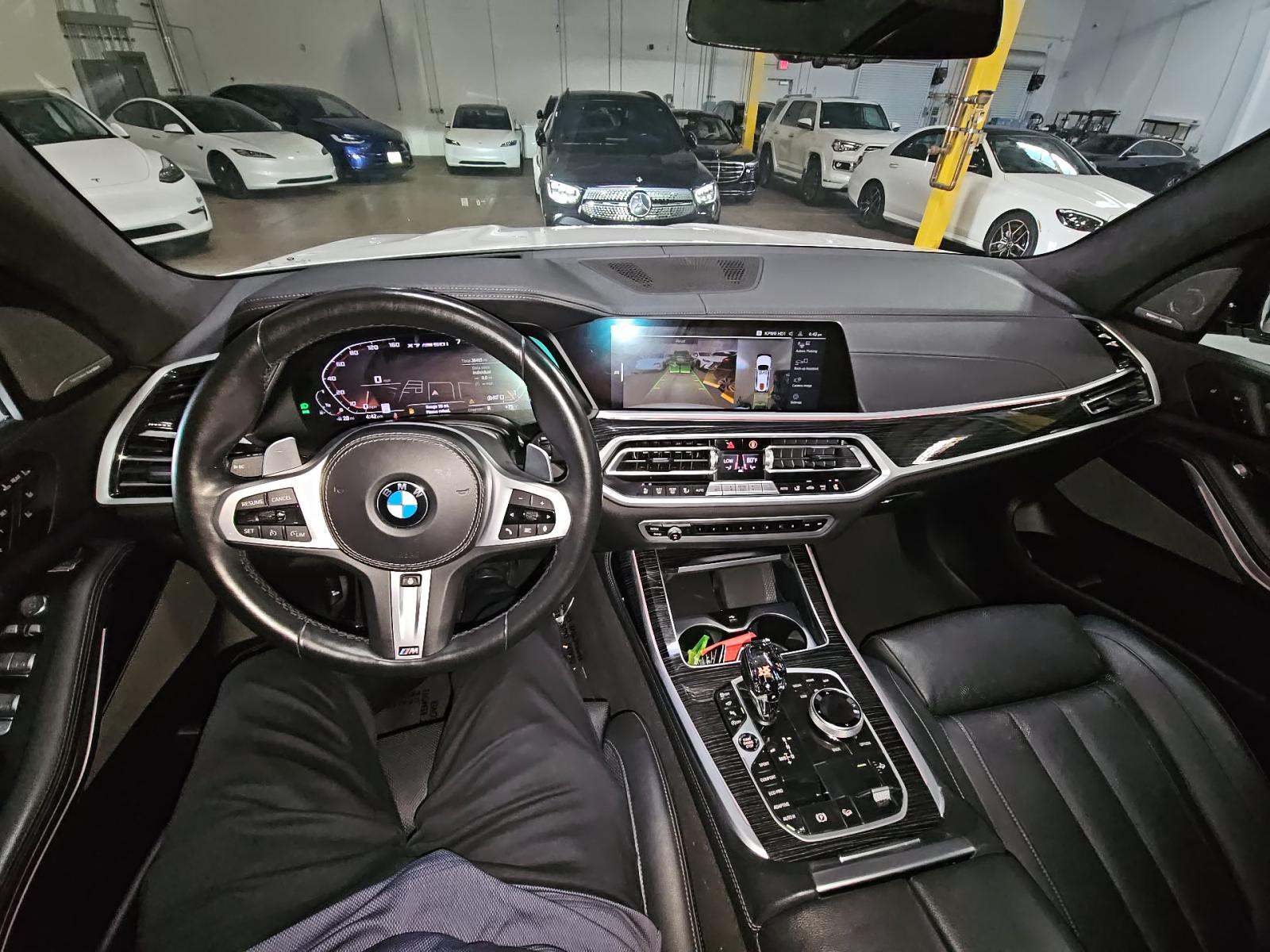 2022 BMW X7 M50i AWD