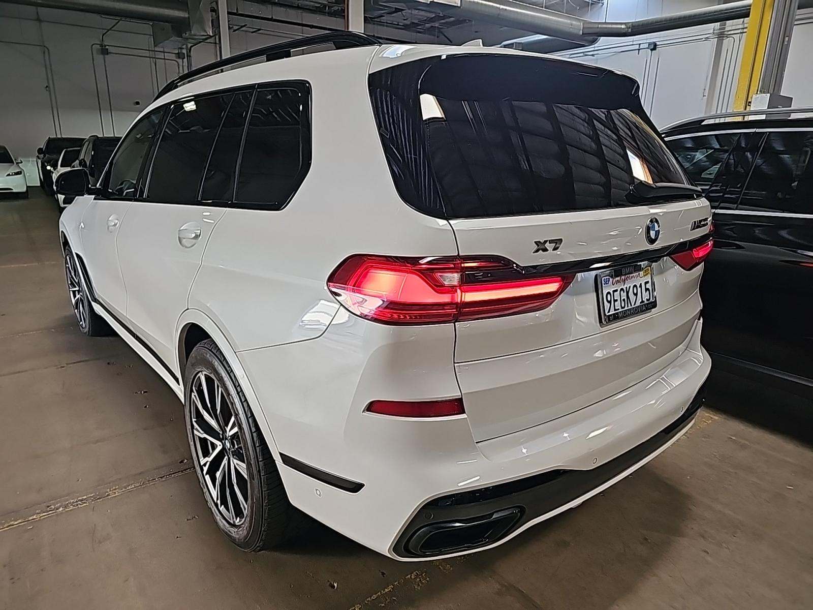2022 BMW X7 M50i AWD