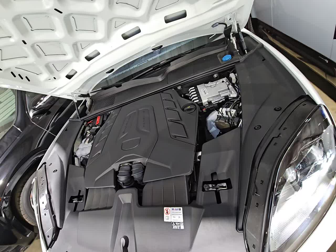 2024 Porsche Cayenne S AWD