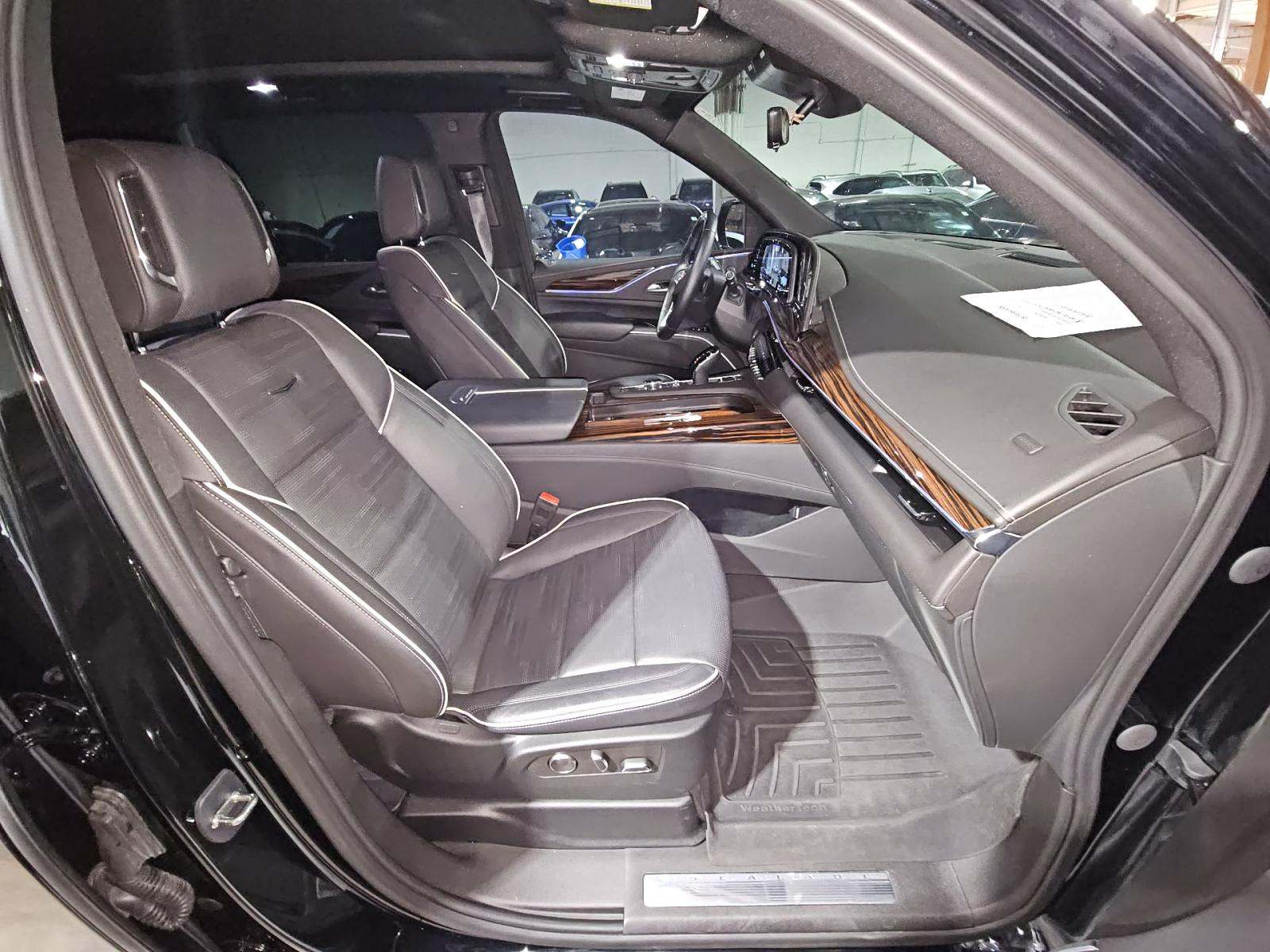 2023 Cadillac Escalade ESV Premium Luxury AWD