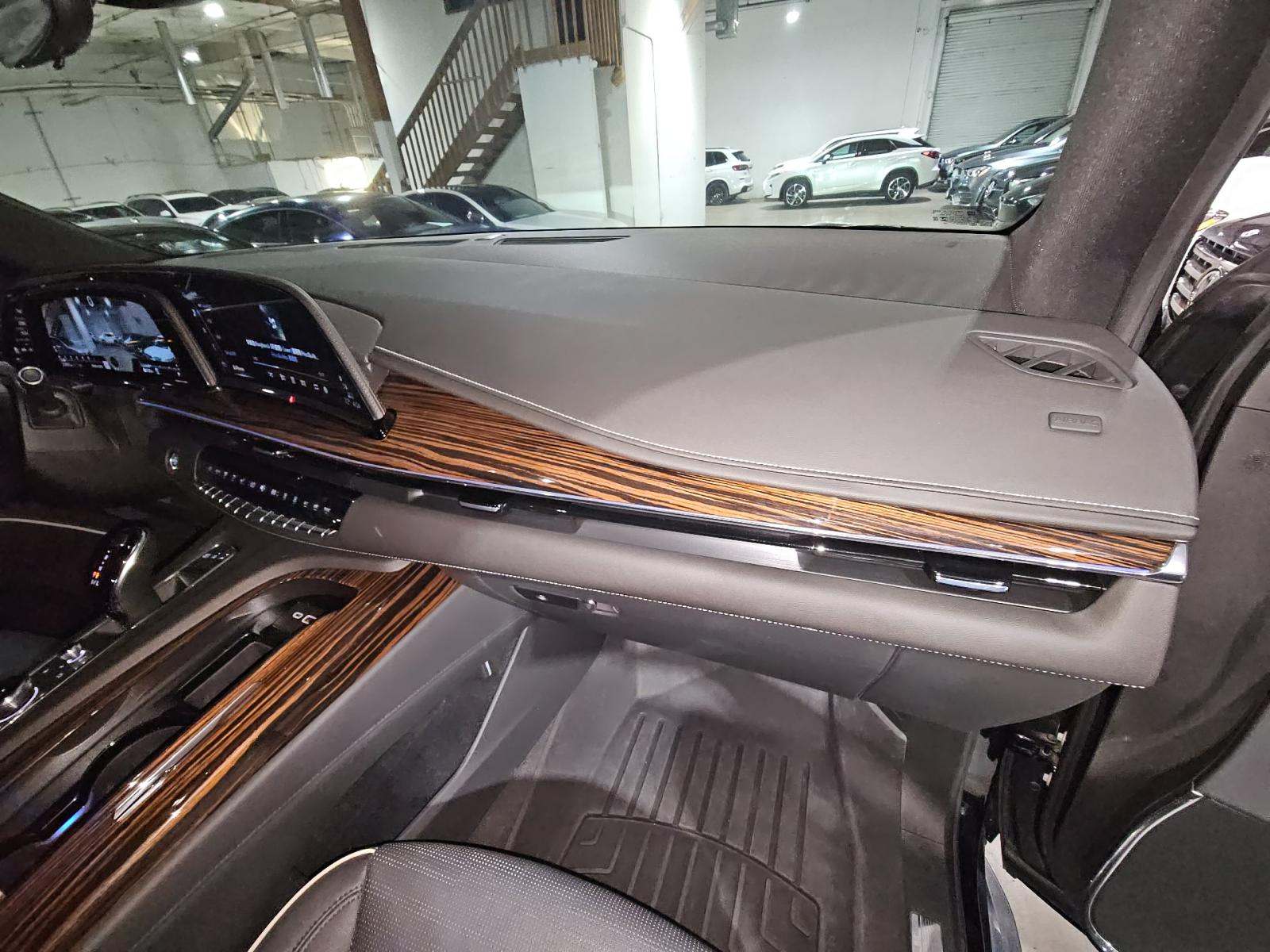 2023 Cadillac Escalade ESV Premium Luxury AWD