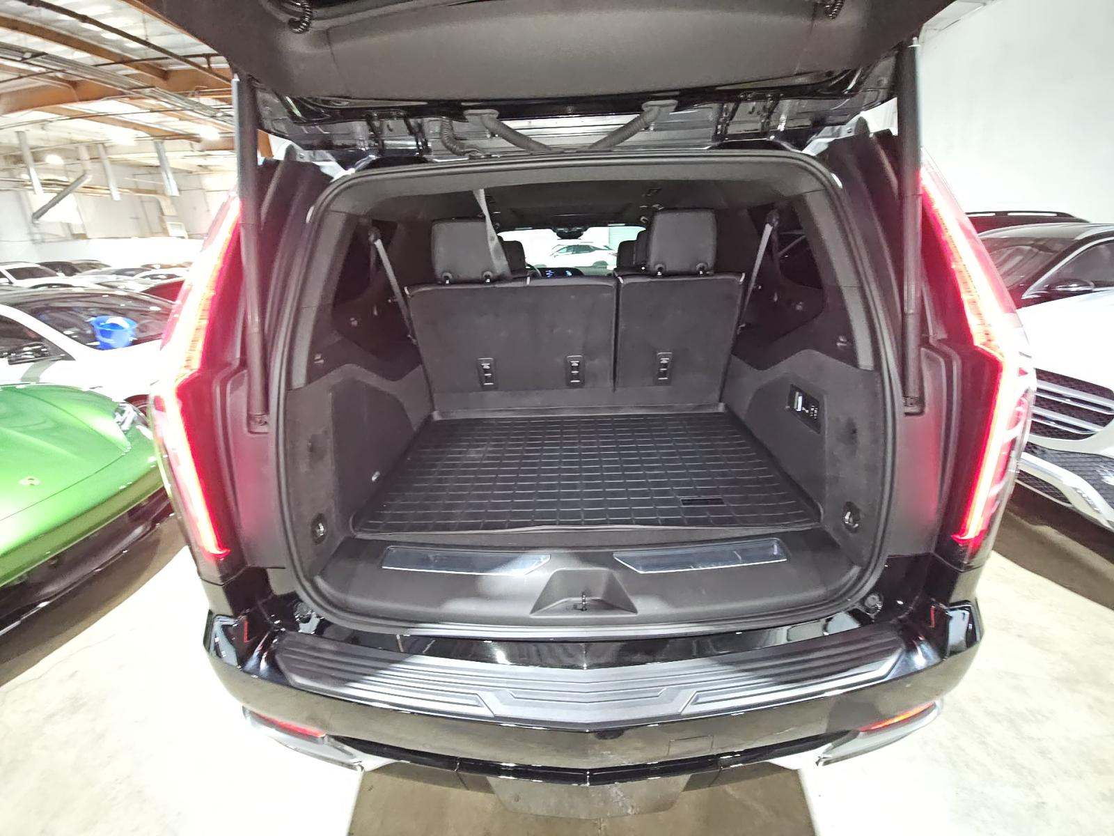 2023 Cadillac Escalade ESV Premium Luxury AWD