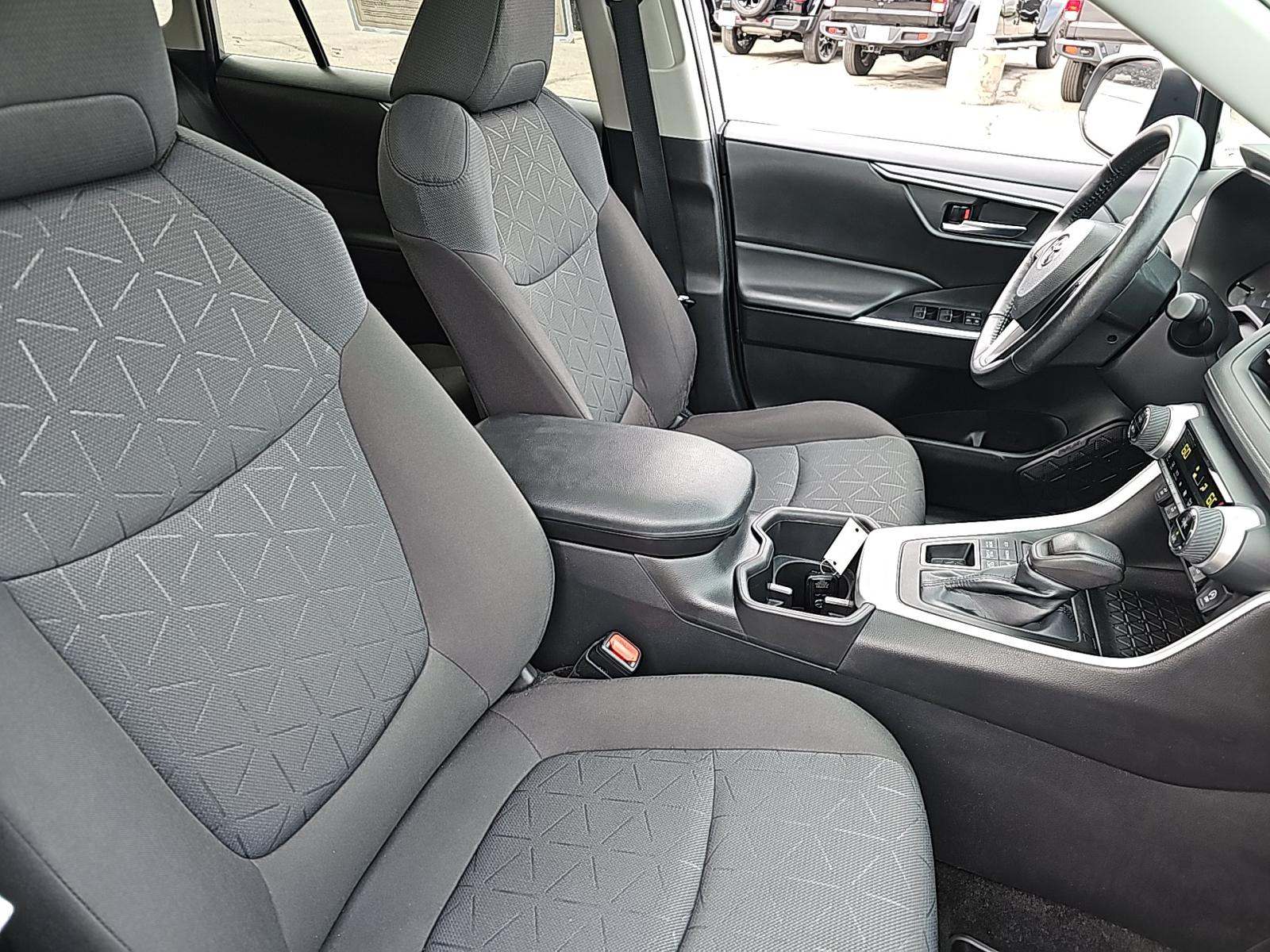 2022 Toyota RAV4 XLE AWD