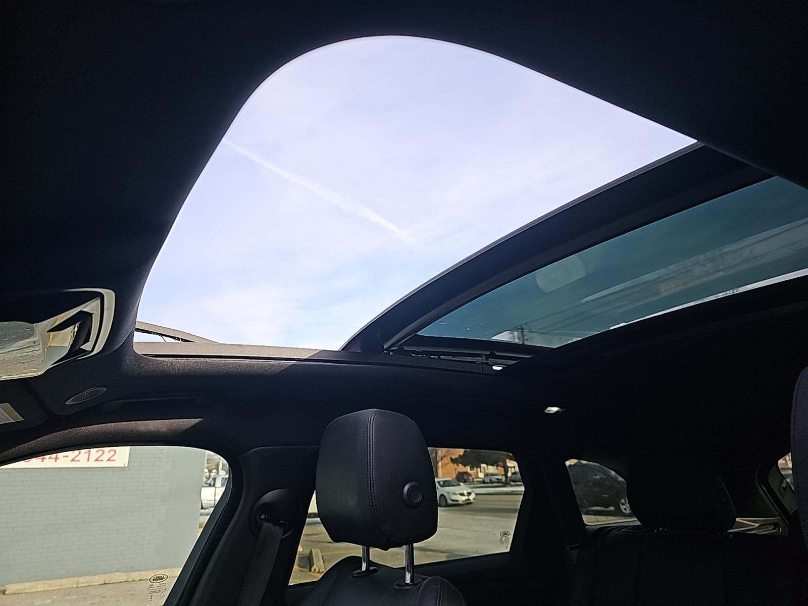 2025 Land Rover Range Rover Velar Dynamic SE AWD