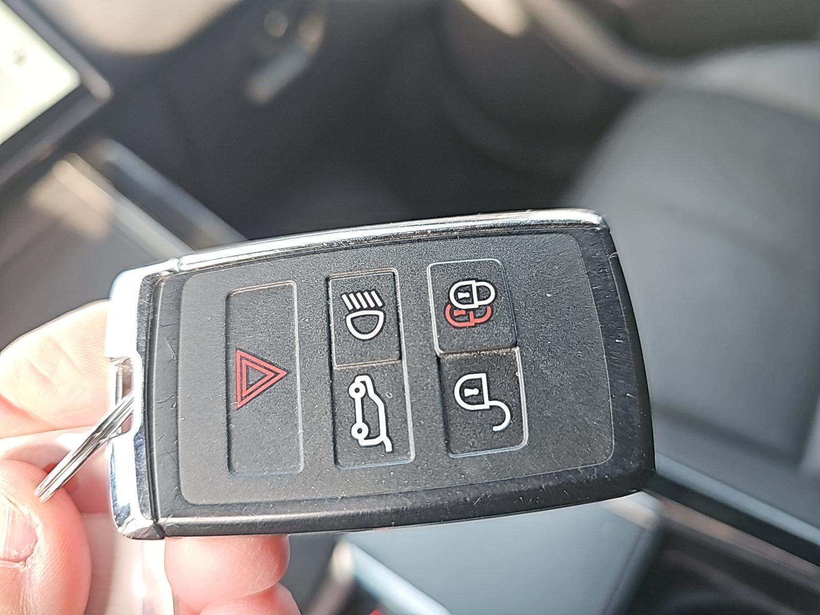 2025 Land Rover Range Rover Velar Dynamic SE AWD