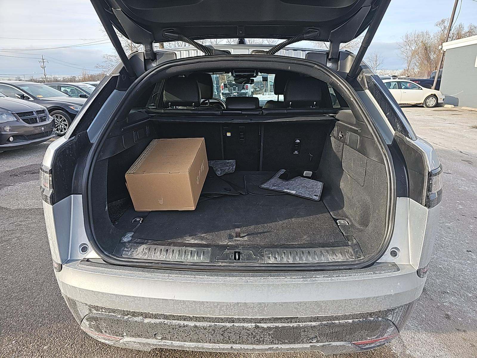 2025 Land Rover Range Rover Velar Dynamic SE AWD