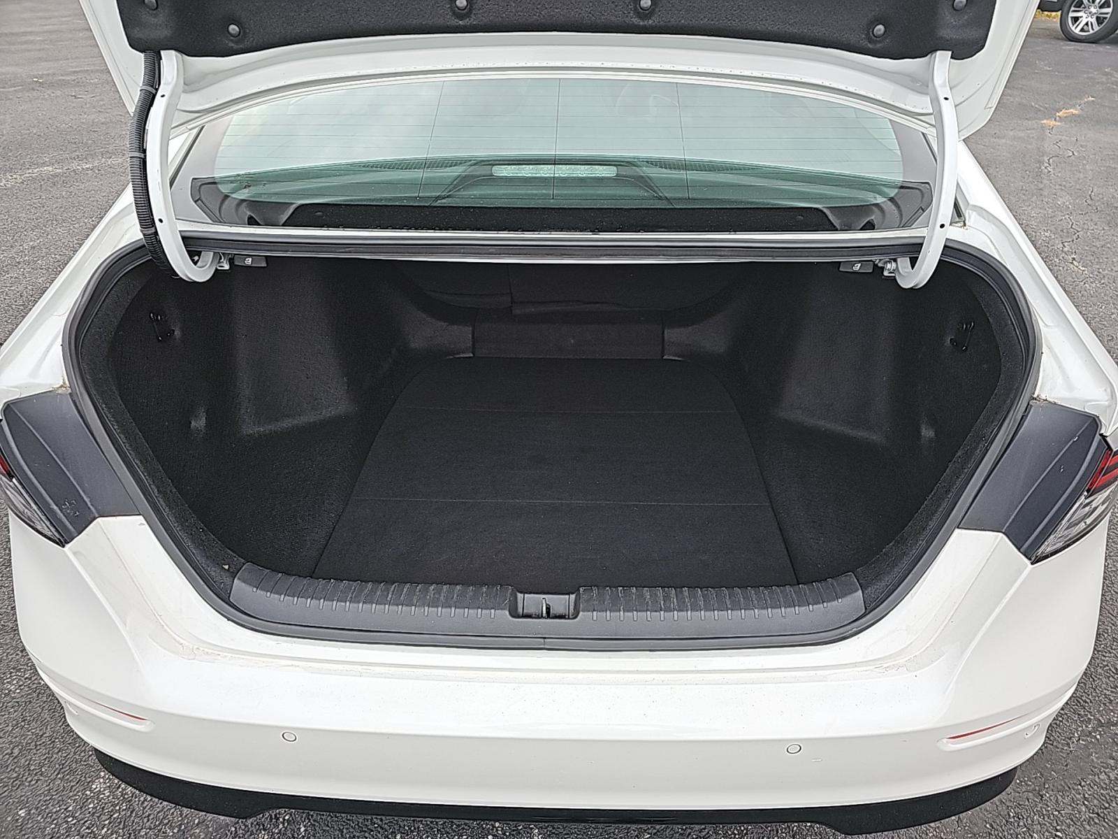 2023 Honda Accord Hybrid Touring FWD